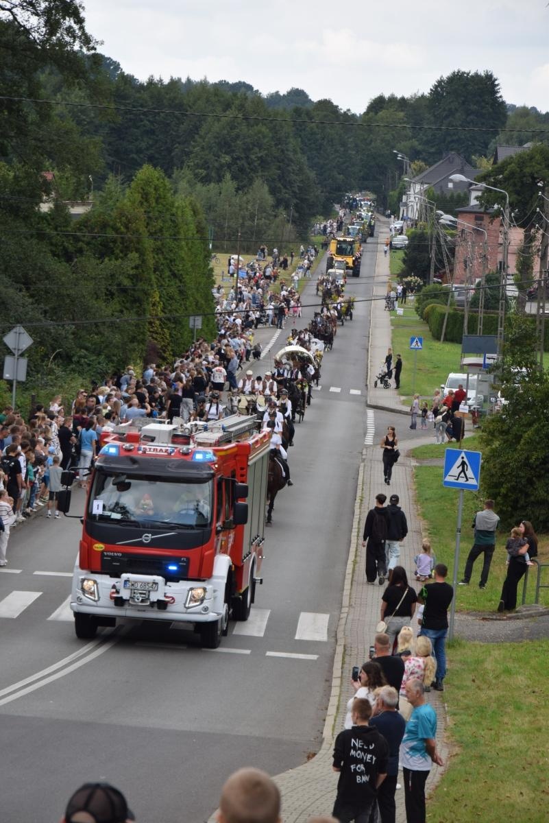 Zdjęcie w galerii na portalu naszwodzislaw.com: Boże z Twoich rąk żyjemy. Dożynki w Połomi [FOTO] wiadomości z regionu