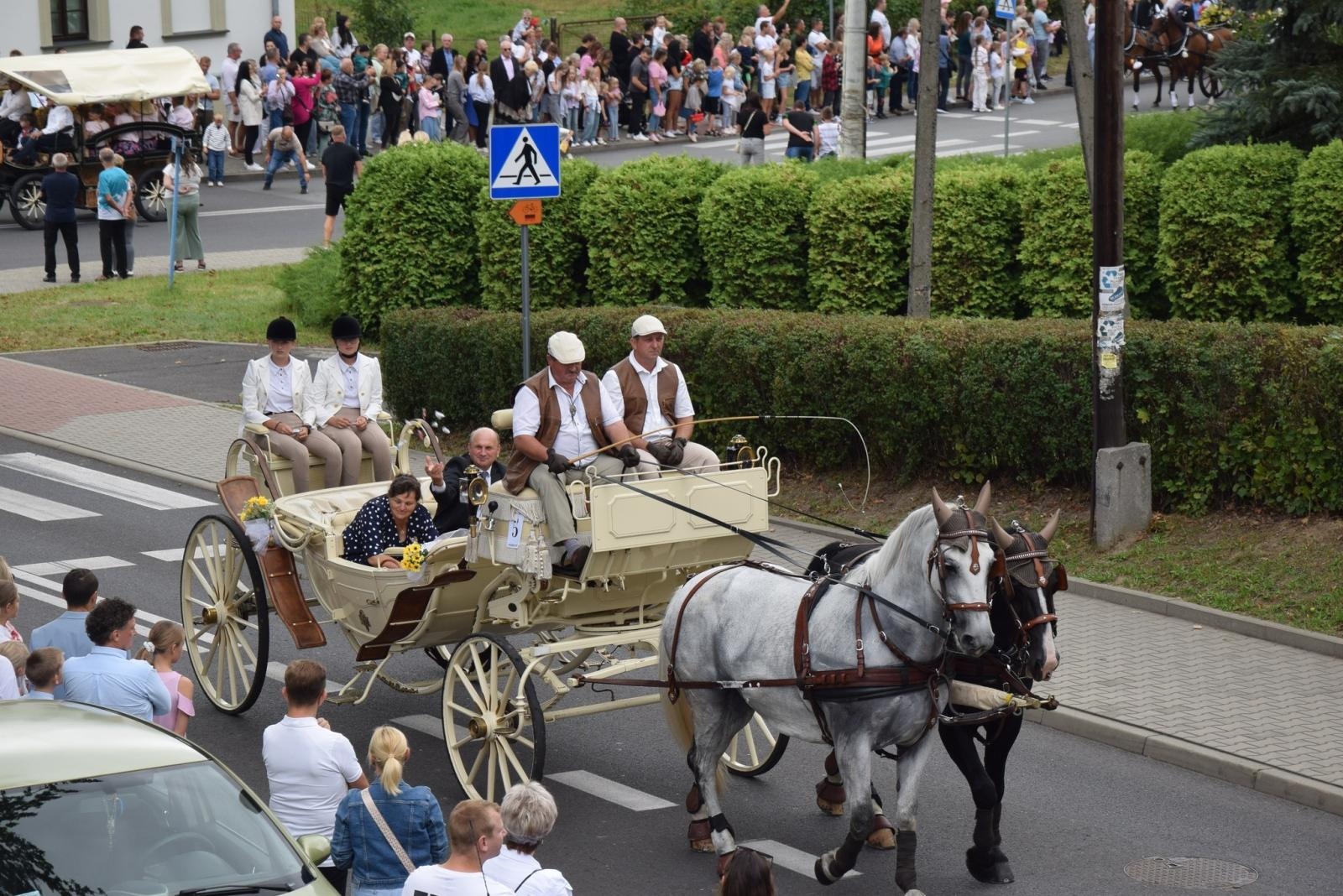 Zdjęcie w galerii na portalu naszwodzislaw.com: Boże z Twoich rąk żyjemy. Dożynki w Połomi [FOTO] wiadomości z regionu