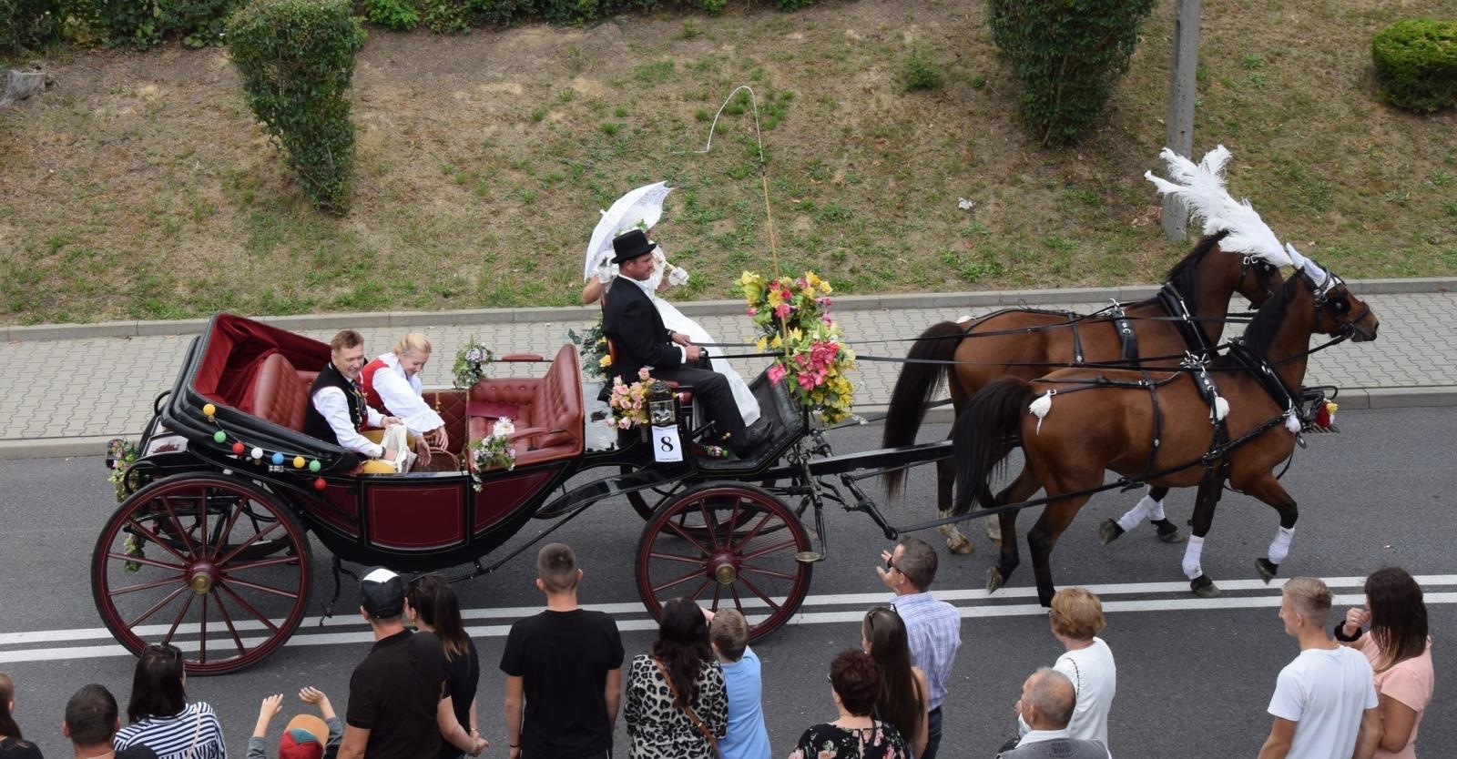 Zdjęcie w galerii na portalu naszwodzislaw.com: Boże z Twoich rąk żyjemy. Dożynki w Połomi [FOTO] wiadomości z regionu