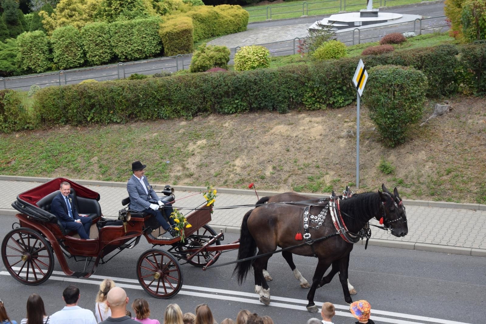 Zdjęcie w galerii na portalu naszwodzislaw.com: Boże z Twoich rąk żyjemy. Dożynki w Połomi [FOTO] wiadomości z regionu
