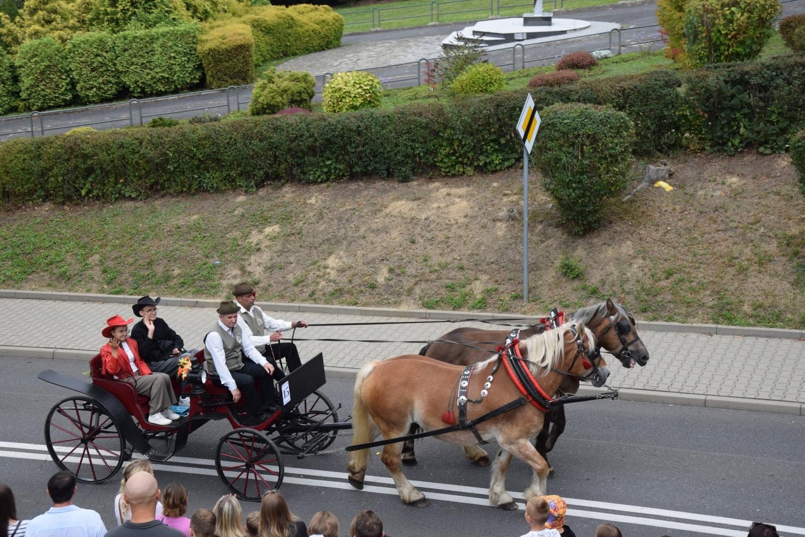 Zdjęcie w galerii na portalu naszwodzislaw.com: Boże z Twoich rąk żyjemy. Dożynki w Połomi [FOTO] wiadomości z regionu