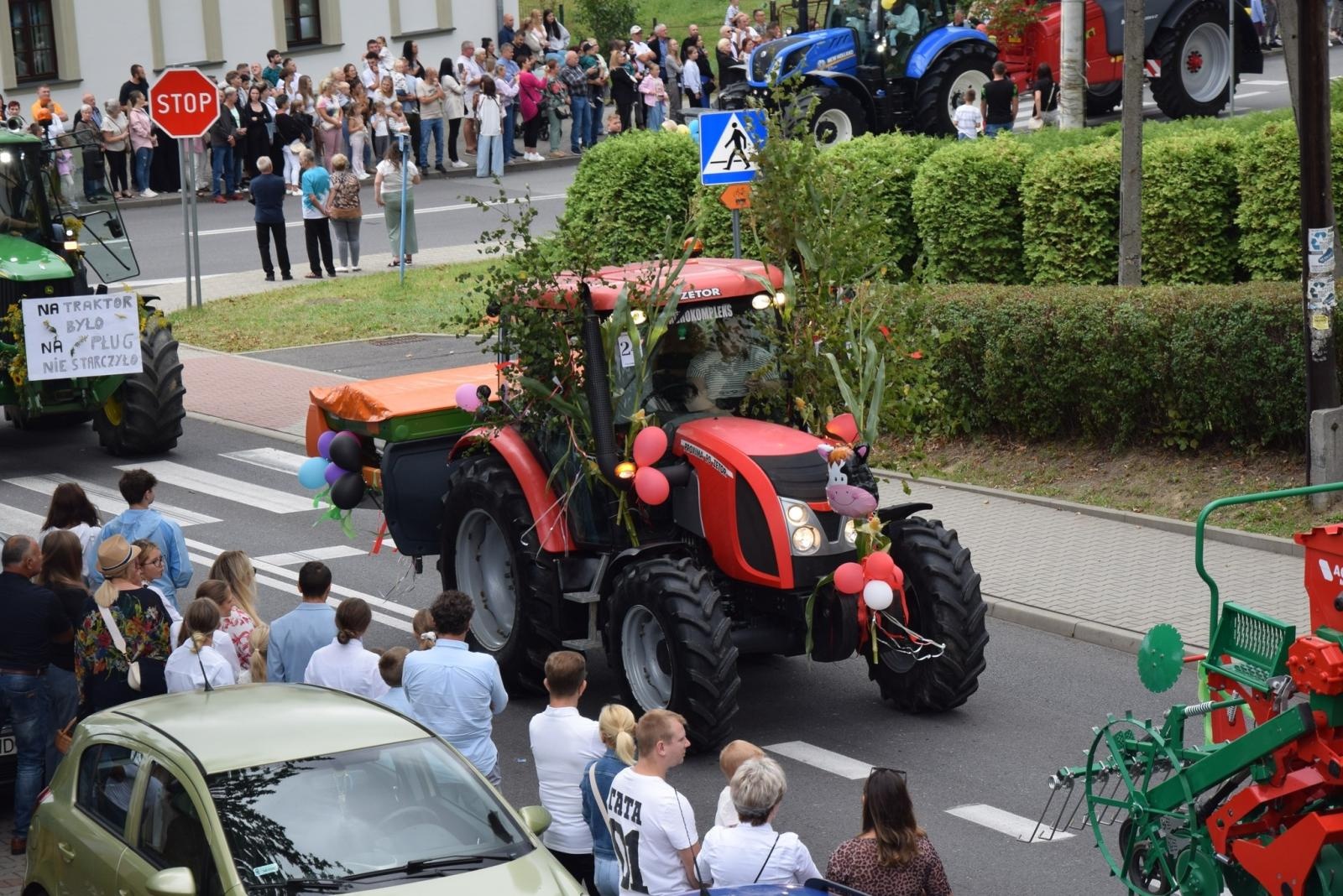 Zdjęcie w galerii na portalu naszwodzislaw.com: Boże z Twoich rąk żyjemy. Dożynki w Połomi [FOTO] wiadomości z regionu