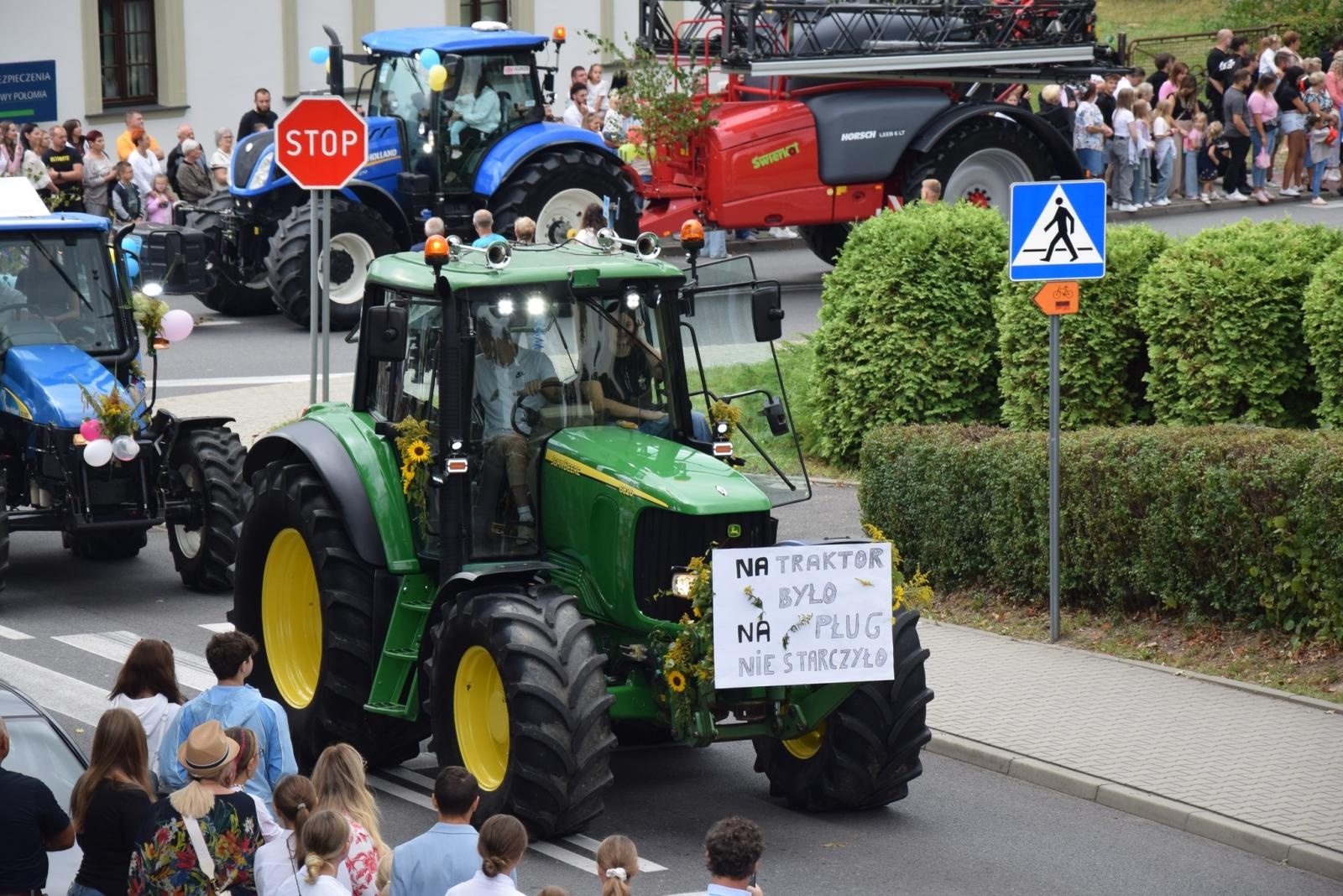 Zdjęcie w galerii na portalu naszwodzislaw.com: Boże z Twoich rąk żyjemy. Dożynki w Połomi [FOTO] wiadomości z regionu