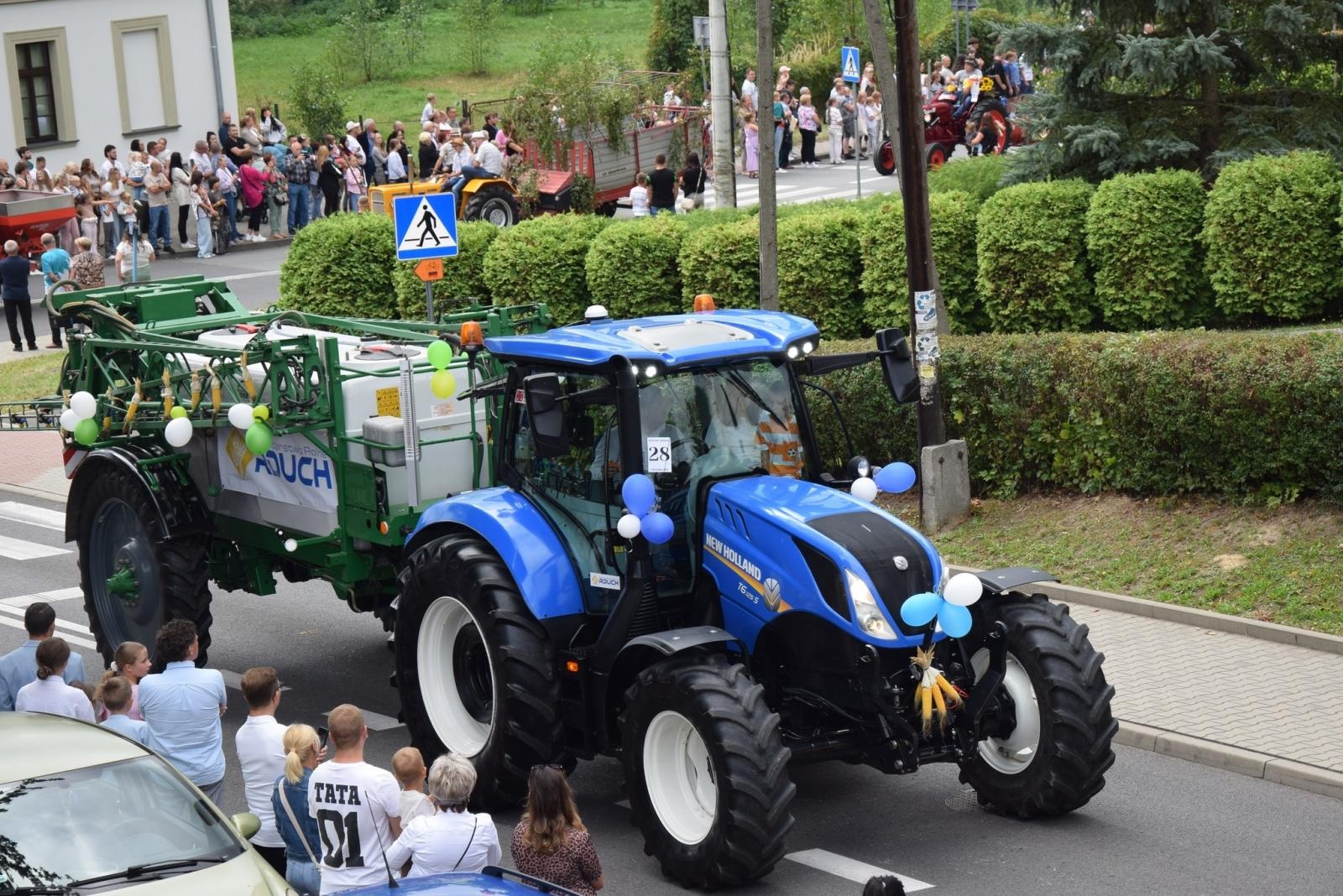 Zdjęcie w galerii na portalu naszwodzislaw.com: Boże z Twoich rąk żyjemy. Dożynki w Połomi [FOTO] wiadomości z regionu