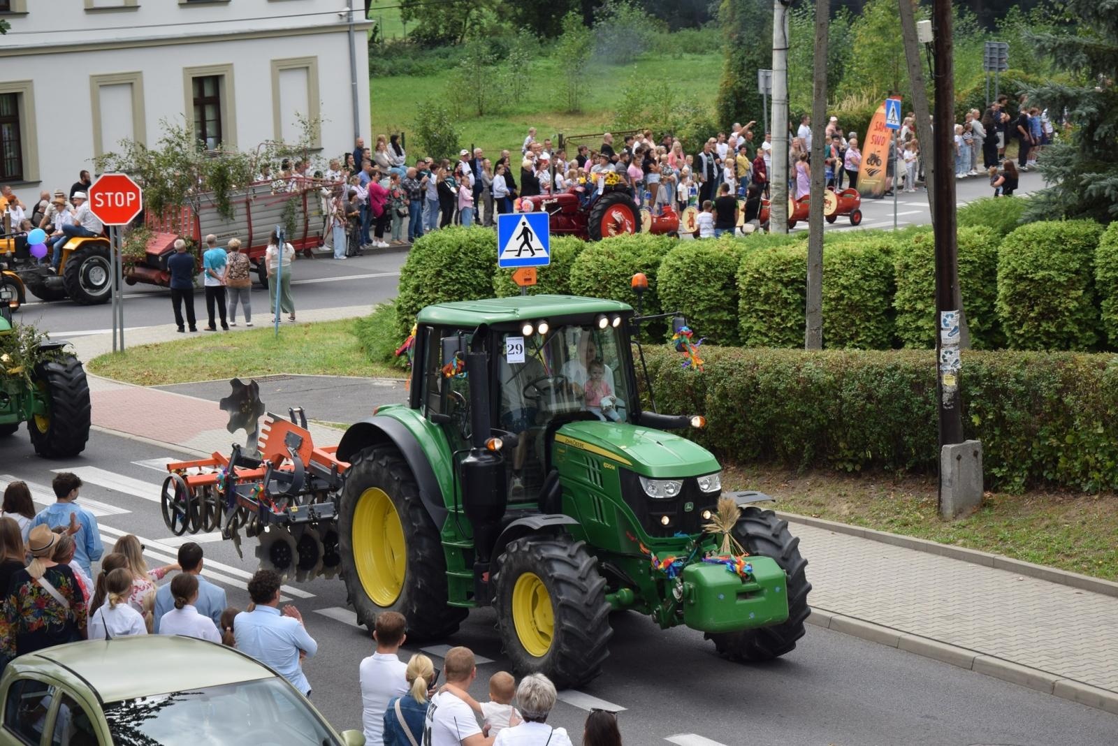 Zdjęcie w galerii na portalu naszwodzislaw.com: Boże z Twoich rąk żyjemy. Dożynki w Połomi [FOTO] wiadomości z regionu