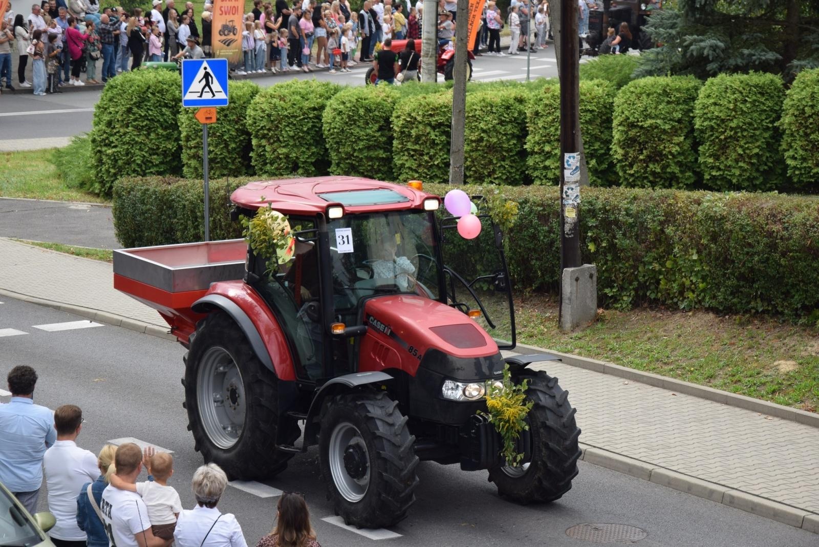 Zdjęcie w galerii na portalu naszwodzislaw.com: Boże z Twoich rąk żyjemy. Dożynki w Połomi [FOTO] wiadomości z regionu