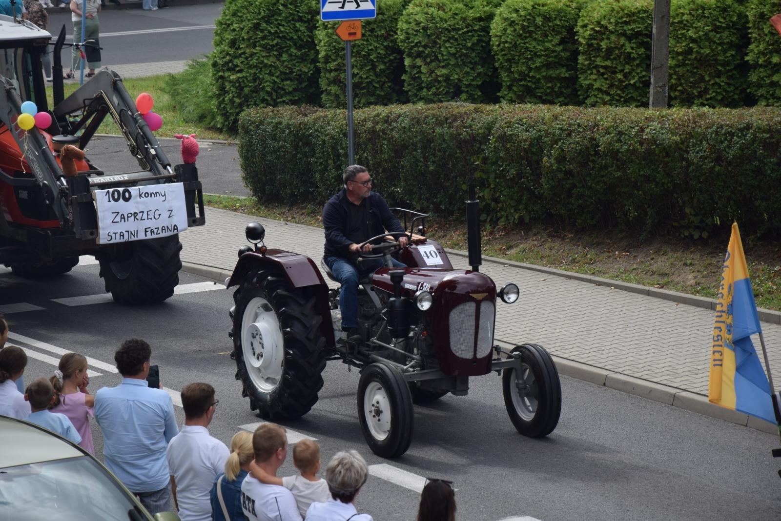 Zdjęcie w galerii na portalu naszwodzislaw.com: Boże z Twoich rąk żyjemy. Dożynki w Połomi [FOTO] wiadomości z regionu