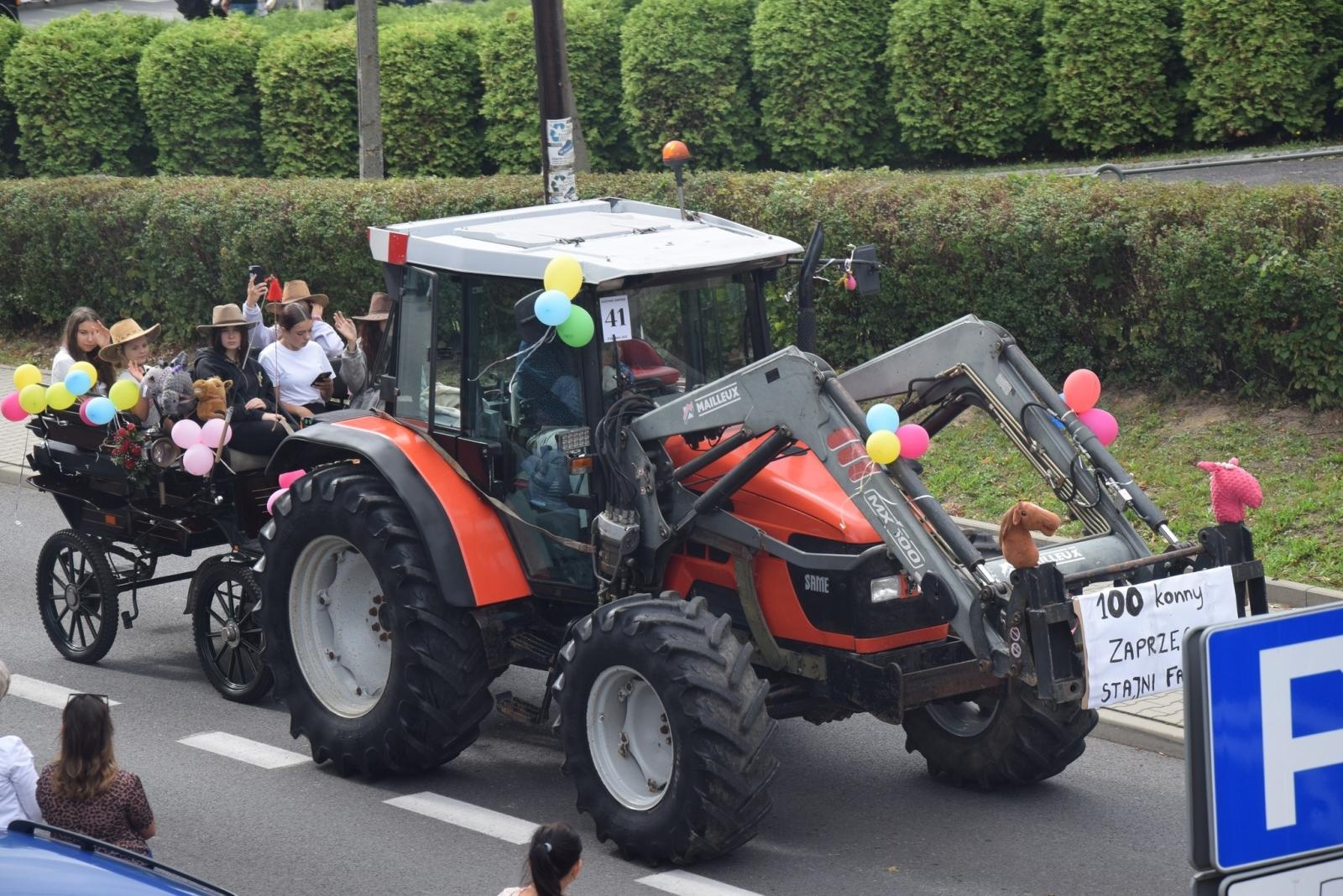 Zdjęcie w galerii na portalu naszwodzislaw.com: Boże z Twoich rąk żyjemy. Dożynki w Połomi [FOTO] wiadomości z regionu
