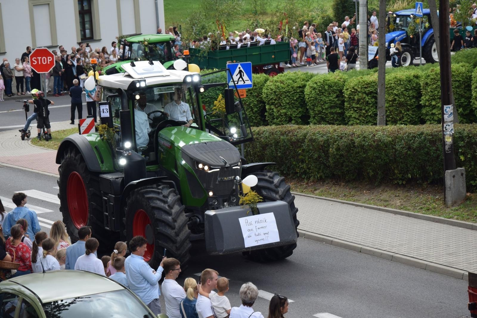 Zdjęcie w galerii na portalu naszwodzislaw.com: Boże z Twoich rąk żyjemy. Dożynki w Połomi [FOTO] wiadomości z regionu
