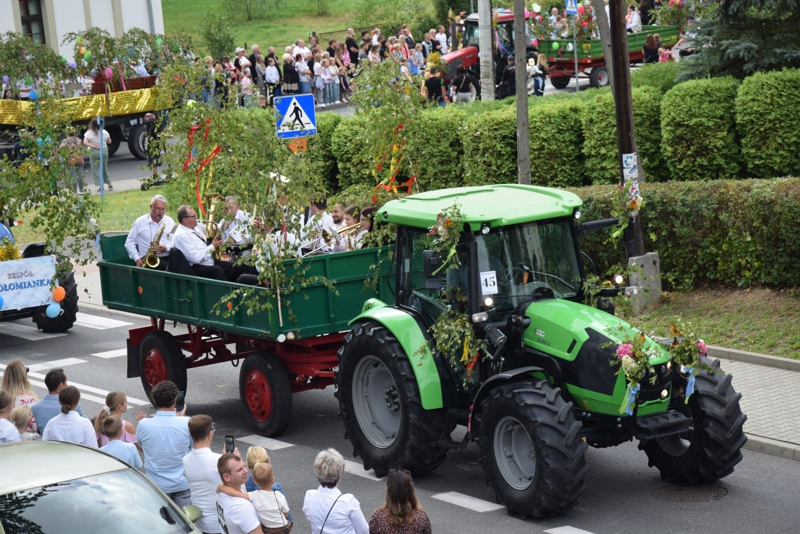Zdjęcie w galerii na portalu naszwodzislaw.com: Boże z Twoich rąk żyjemy. Dożynki w Połomi [FOTO] wiadomości z regionu