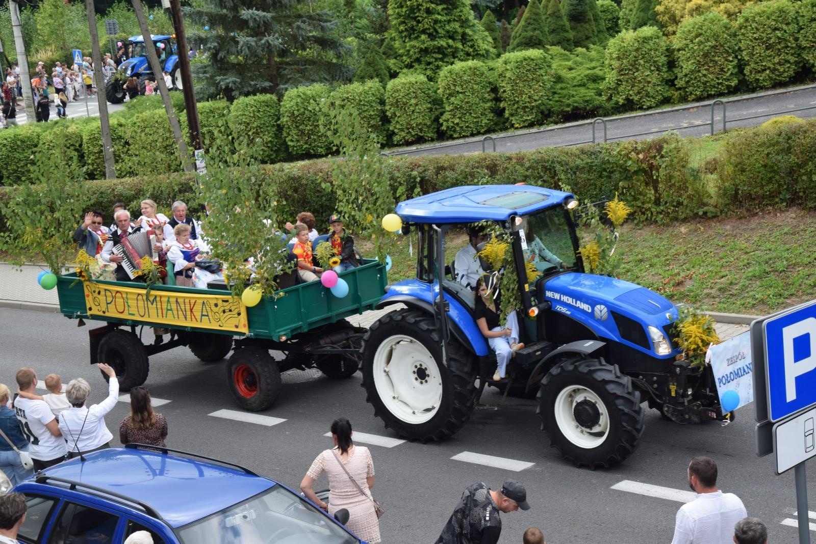 Zdjęcie w galerii na portalu naszwodzislaw.com: Boże z Twoich rąk żyjemy. Dożynki w Połomi [FOTO] wiadomości z regionu