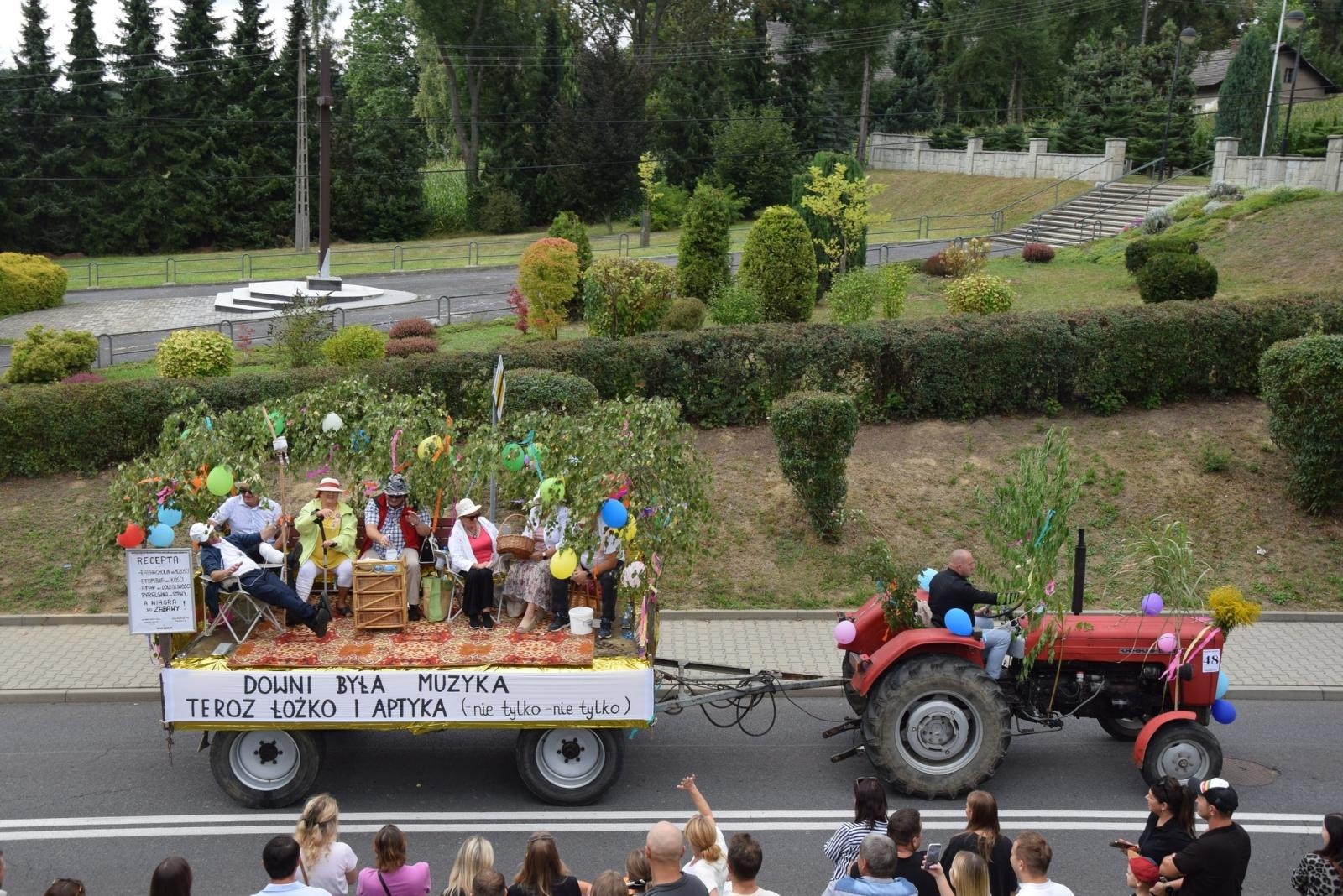 Zdjęcie w galerii na portalu naszwodzislaw.com: Boże z Twoich rąk żyjemy. Dożynki w Połomi [FOTO] wiadomości z regionu