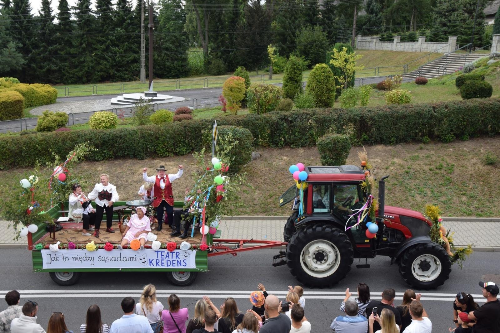 Zdjęcie w galerii na portalu naszwodzislaw.com: Boże z Twoich rąk żyjemy. Dożynki w Połomi [FOTO] wiadomości z regionu