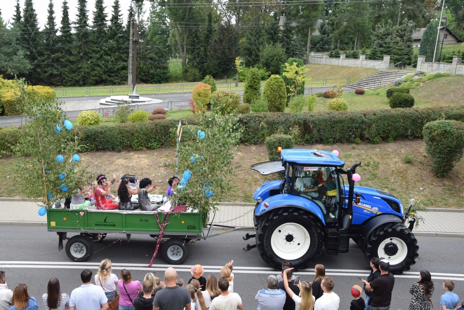 Zdjęcie w galerii na portalu naszwodzislaw.com: Boże z Twoich rąk żyjemy. Dożynki w Połomi [FOTO] wiadomości z regionu