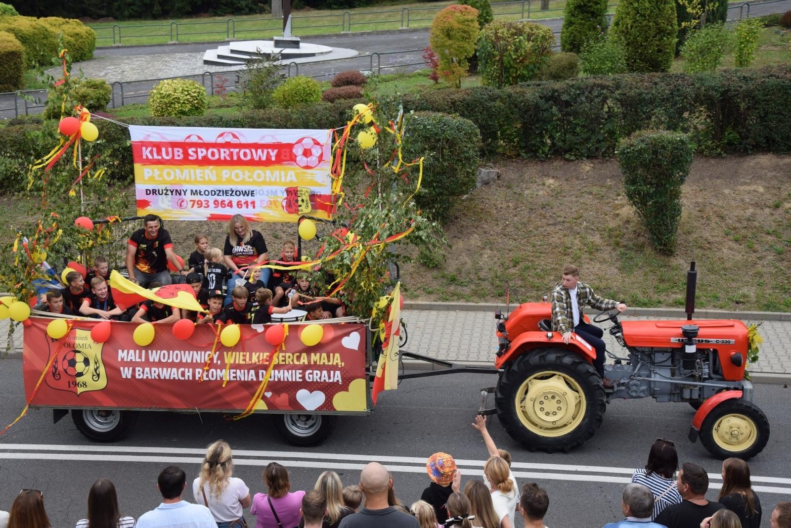 Zdjęcie w galerii na portalu naszwodzislaw.com: Boże z Twoich rąk żyjemy. Dożynki w Połomi [FOTO] wiadomości z regionu