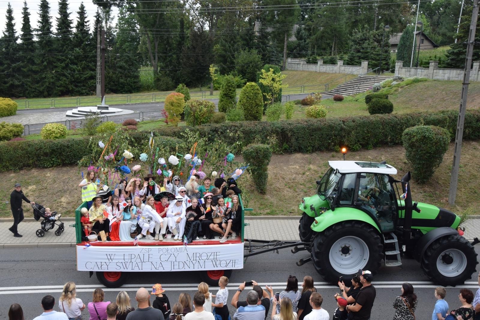 Zdjęcie w galerii na portalu naszwodzislaw.com: Boże z Twoich rąk żyjemy. Dożynki w Połomi [FOTO] wiadomości z regionu