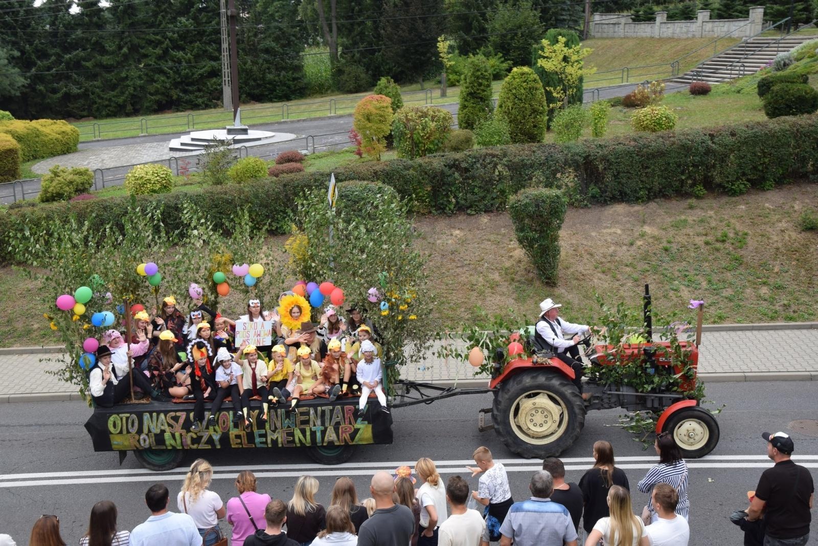 Zdjęcie w galerii na portalu naszwodzislaw.com: Boże z Twoich rąk żyjemy. Dożynki w Połomi [FOTO] wiadomości z regionu