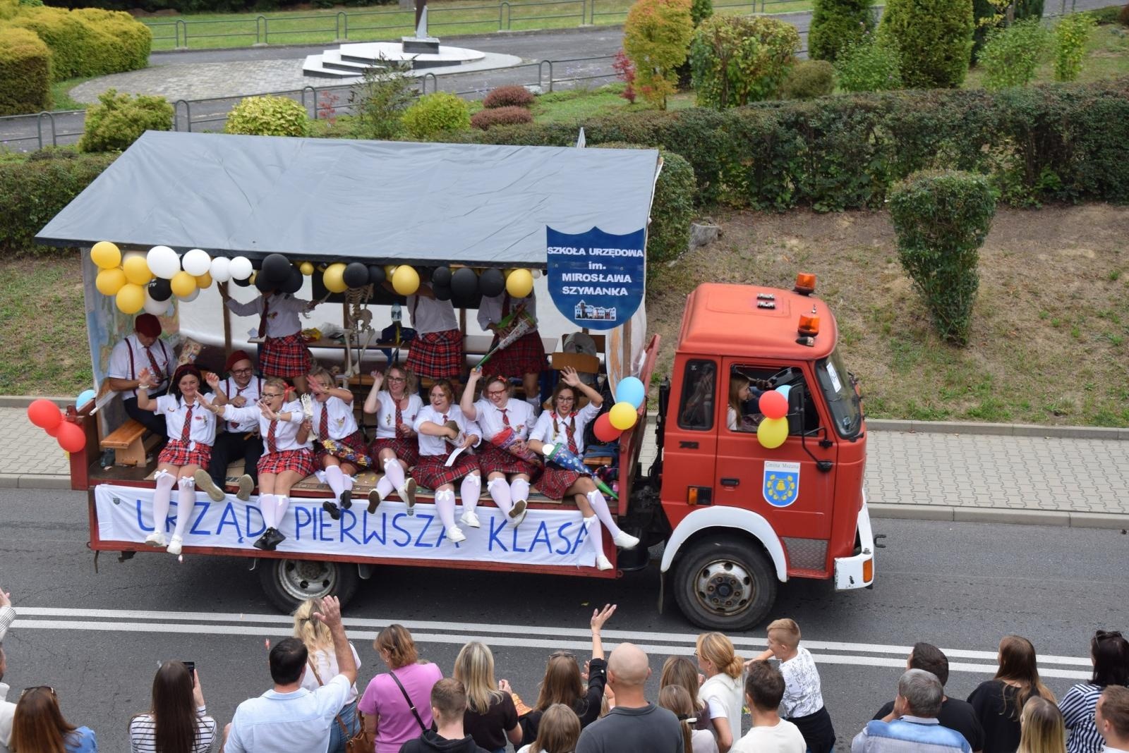 Zdjęcie w galerii na portalu naszwodzislaw.com: Boże z Twoich rąk żyjemy. Dożynki w Połomi [FOTO] wiadomości z regionu