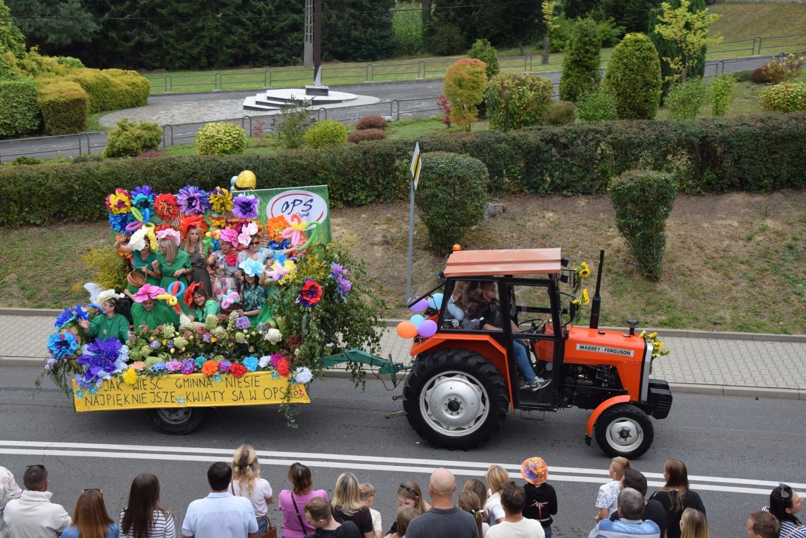 Zdjęcie w galerii na portalu naszwodzislaw.com: Boże z Twoich rąk żyjemy. Dożynki w Połomi [FOTO] wiadomości z regionu