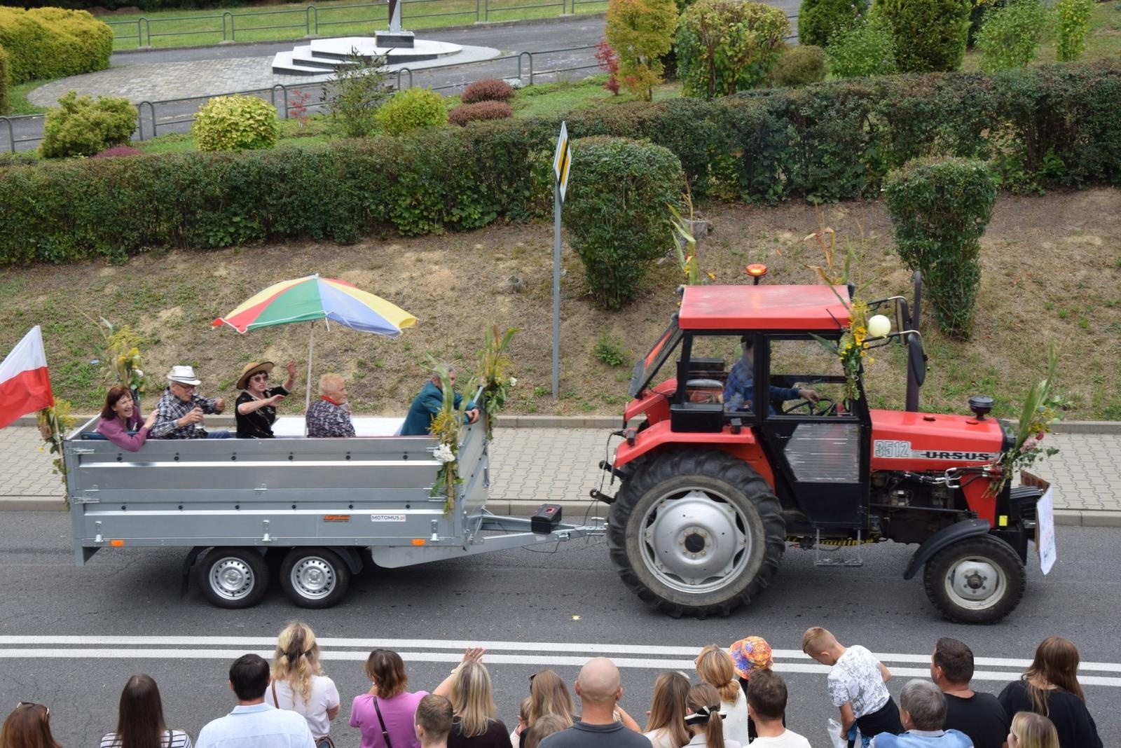 Zdjęcie w galerii na portalu naszwodzislaw.com: Boże z Twoich rąk żyjemy. Dożynki w Połomi [FOTO] wiadomości z regionu