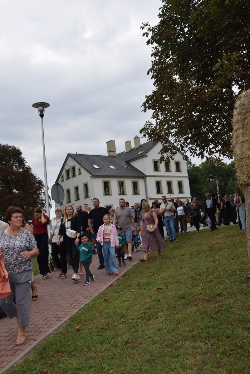 Zdjęcie w galerii na portalu naszwodzislaw.com: Boże z Twoich rąk żyjemy. Dożynki w Połomi [FOTO] wiadomości z regionu
