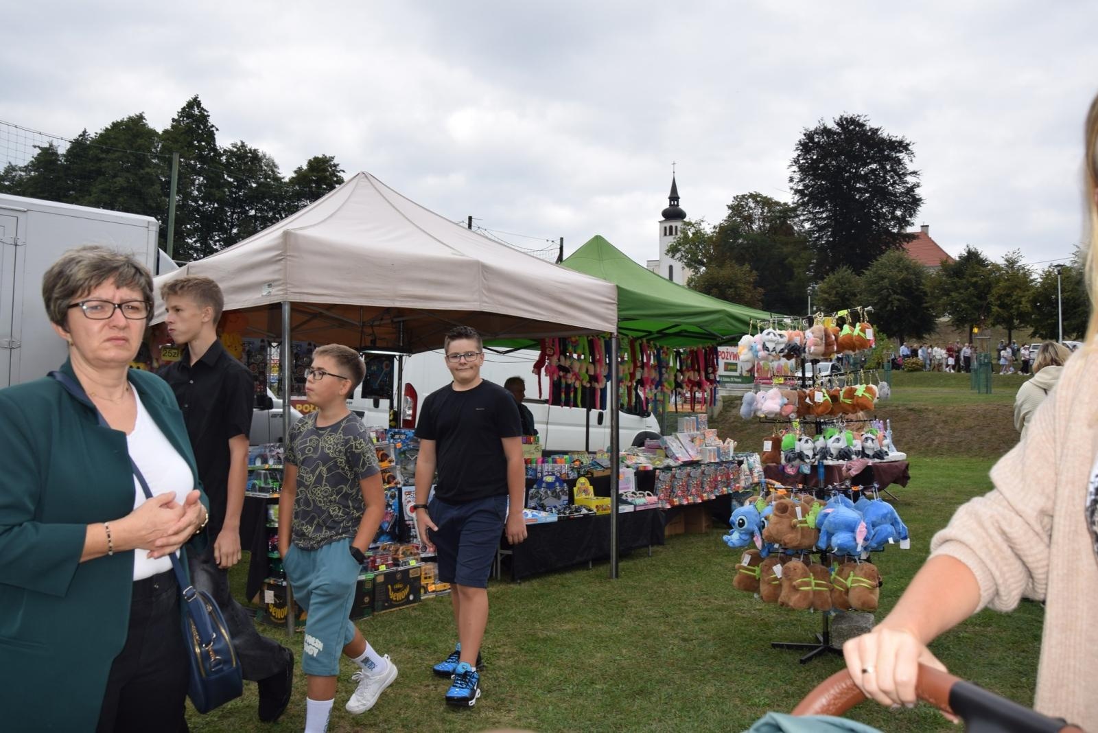 Zdjęcie w galerii na portalu naszwodzislaw.com: Boże z Twoich rąk żyjemy. Dożynki w Połomi [FOTO] wiadomości z regionu