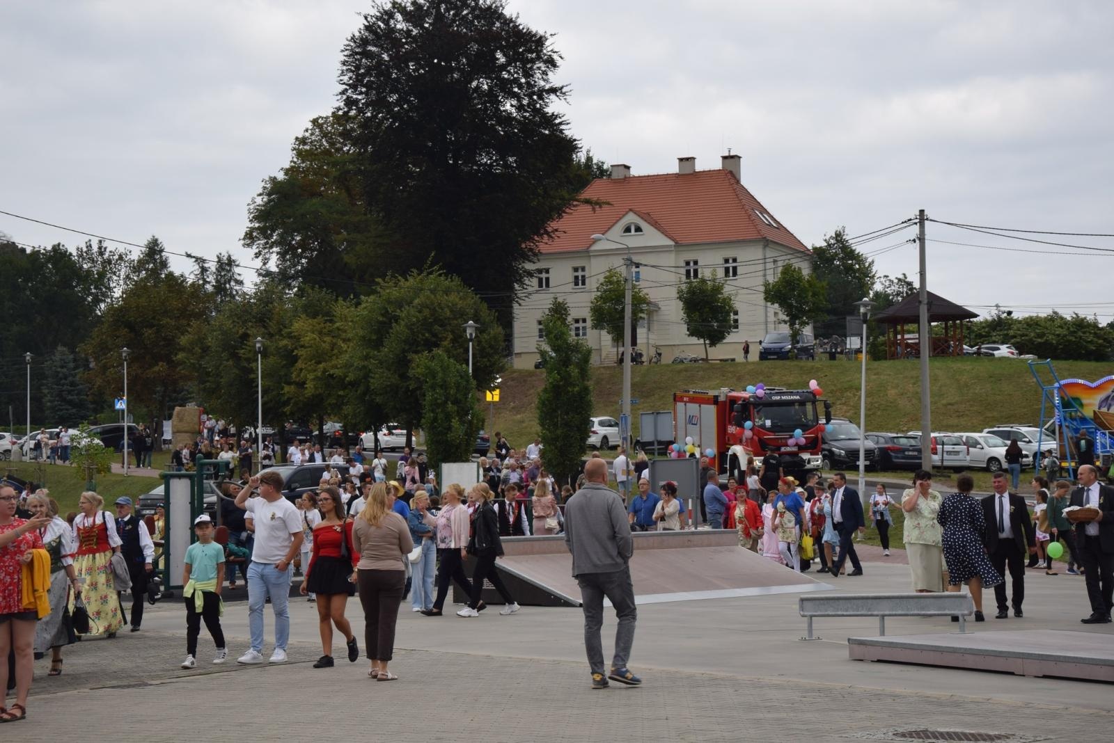 Zdjęcie w galerii na portalu naszwodzislaw.com: Boże z Twoich rąk żyjemy. Dożynki w Połomi [FOTO] wiadomości z regionu