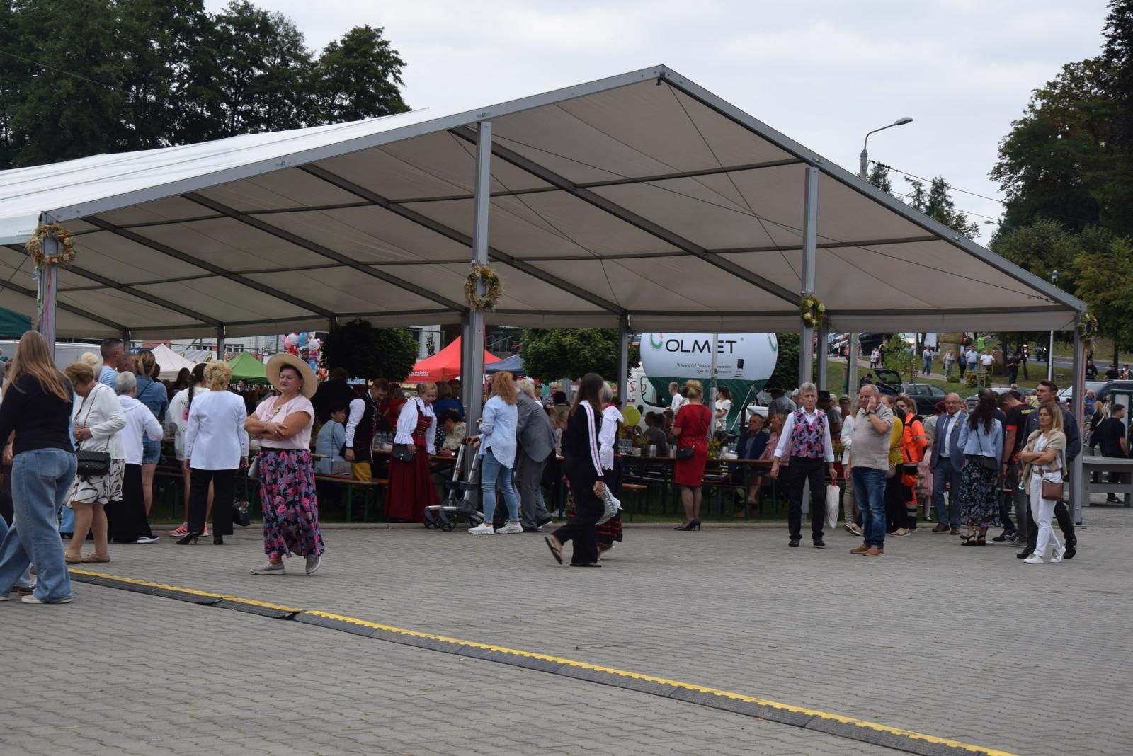 Zdjęcie w galerii na portalu naszwodzislaw.com: Boże z Twoich rąk żyjemy. Dożynki w Połomi [FOTO] wiadomości z regionu