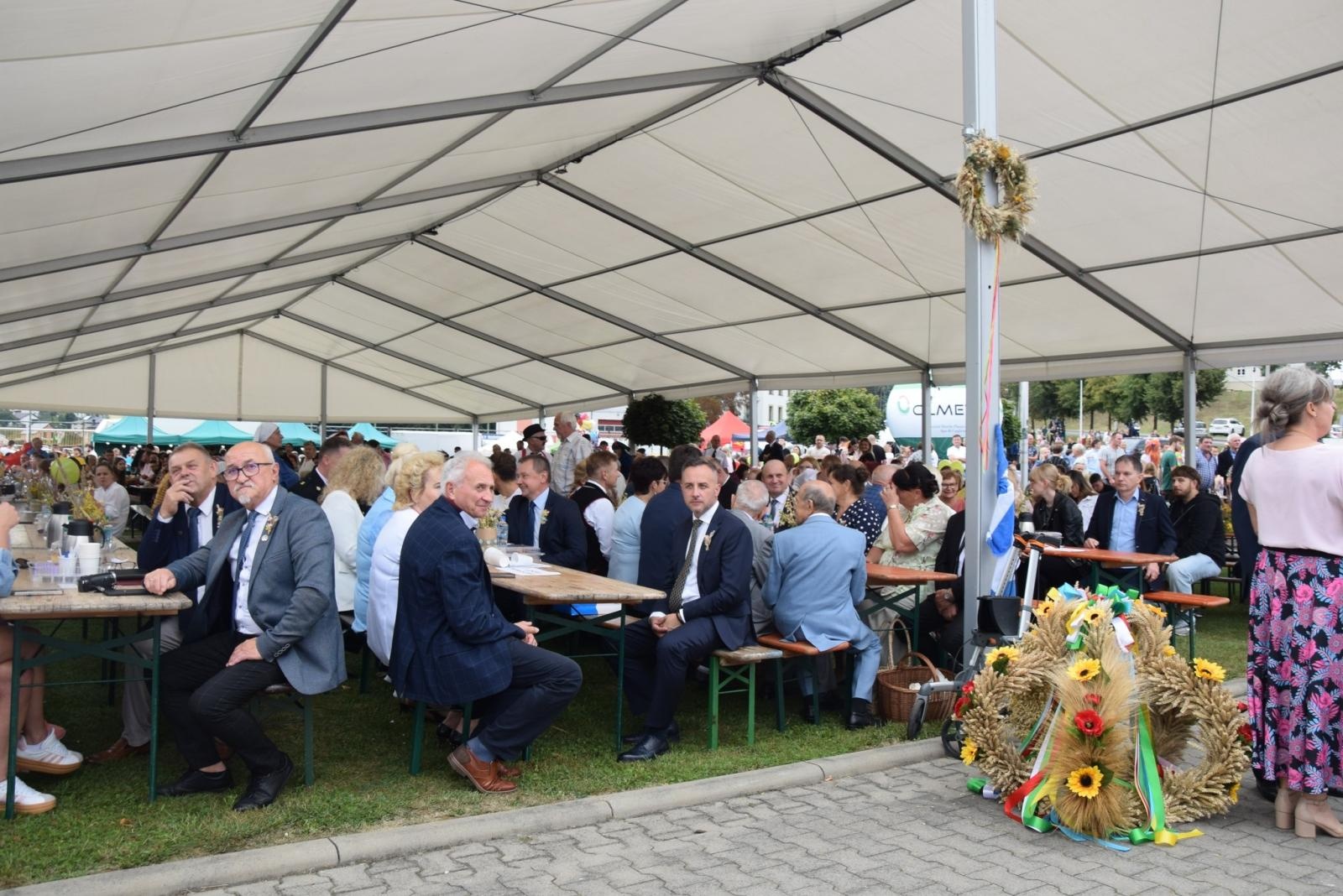 Zdjęcie w galerii na portalu naszwodzislaw.com: Boże z Twoich rąk żyjemy. Dożynki w Połomi [FOTO] wiadomości z regionu