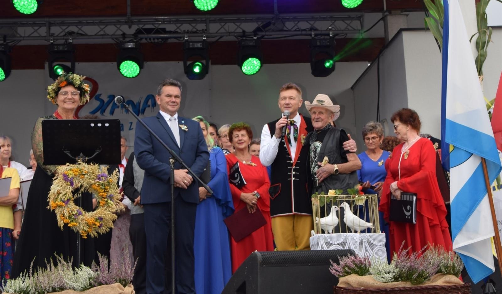Zdjęcie w galerii na portalu naszwodzislaw.com: Boże z Twoich rąk żyjemy. Dożynki w Połomi [FOTO] wiadomości z regionu