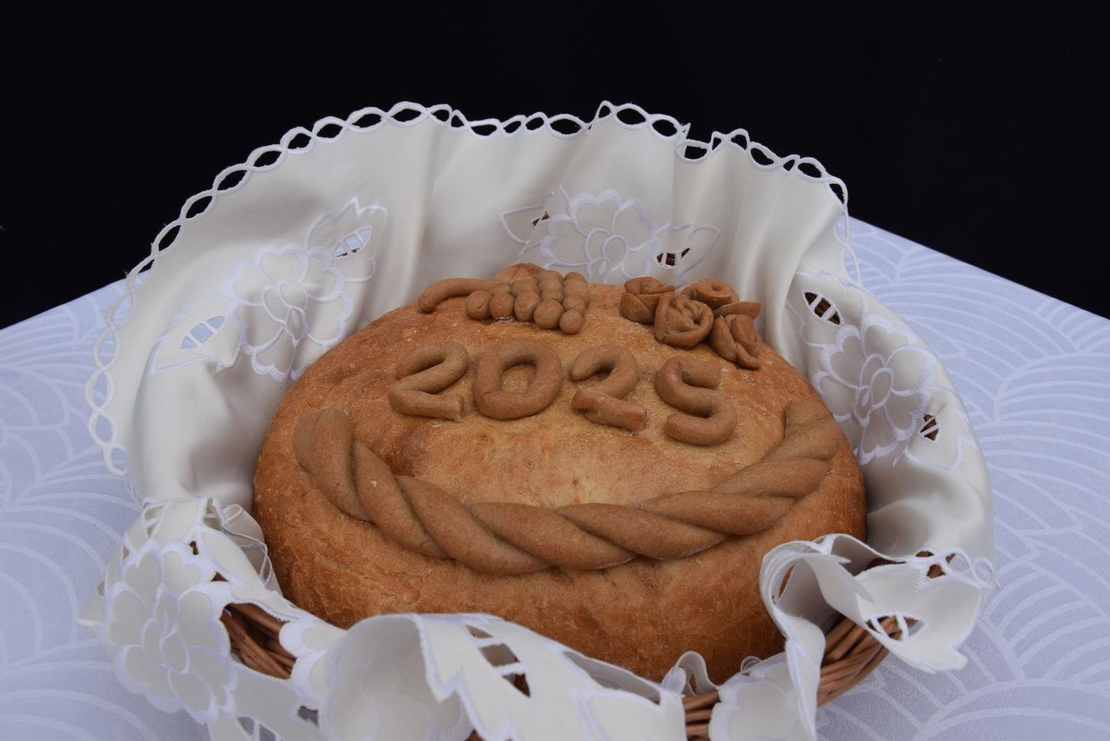 Zdjęcie w galerii na portalu naszwodzislaw.com: Boże z Twoich rąk żyjemy. Dożynki w Połomi [FOTO] wiadomości z regionu