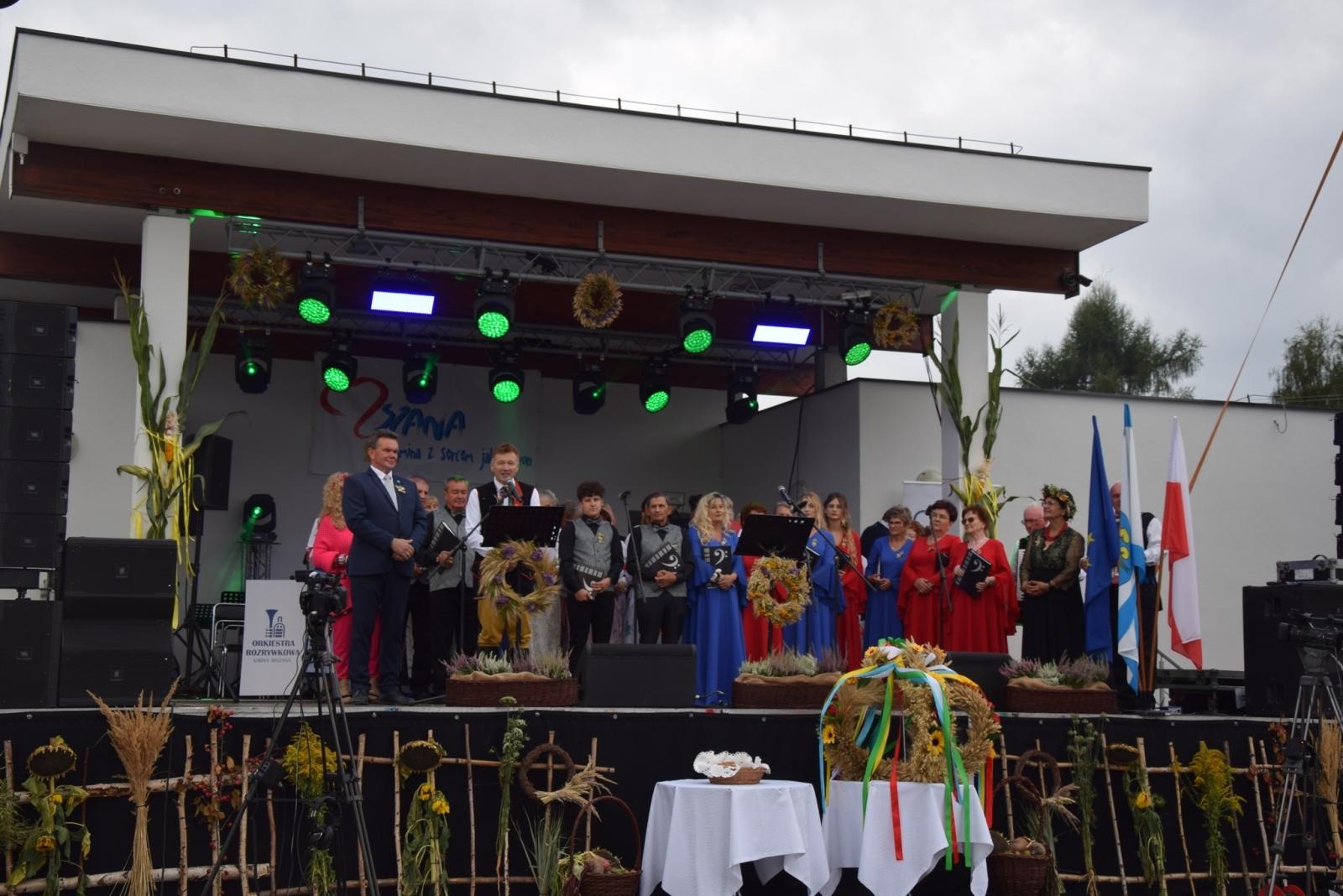 Zdjęcie w galerii na portalu naszwodzislaw.com: Boże z Twoich rąk żyjemy. Dożynki w Połomi [FOTO] wiadomości z regionu