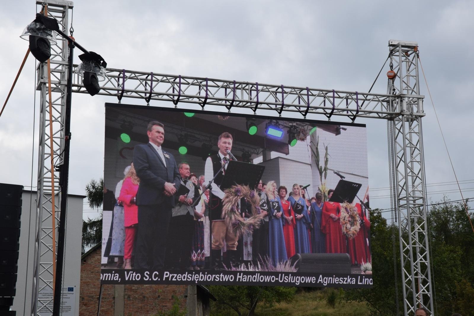 Zdjęcie w galerii na portalu naszwodzislaw.com: Boże z Twoich rąk żyjemy. Dożynki w Połomi [FOTO] wiadomości z regionu