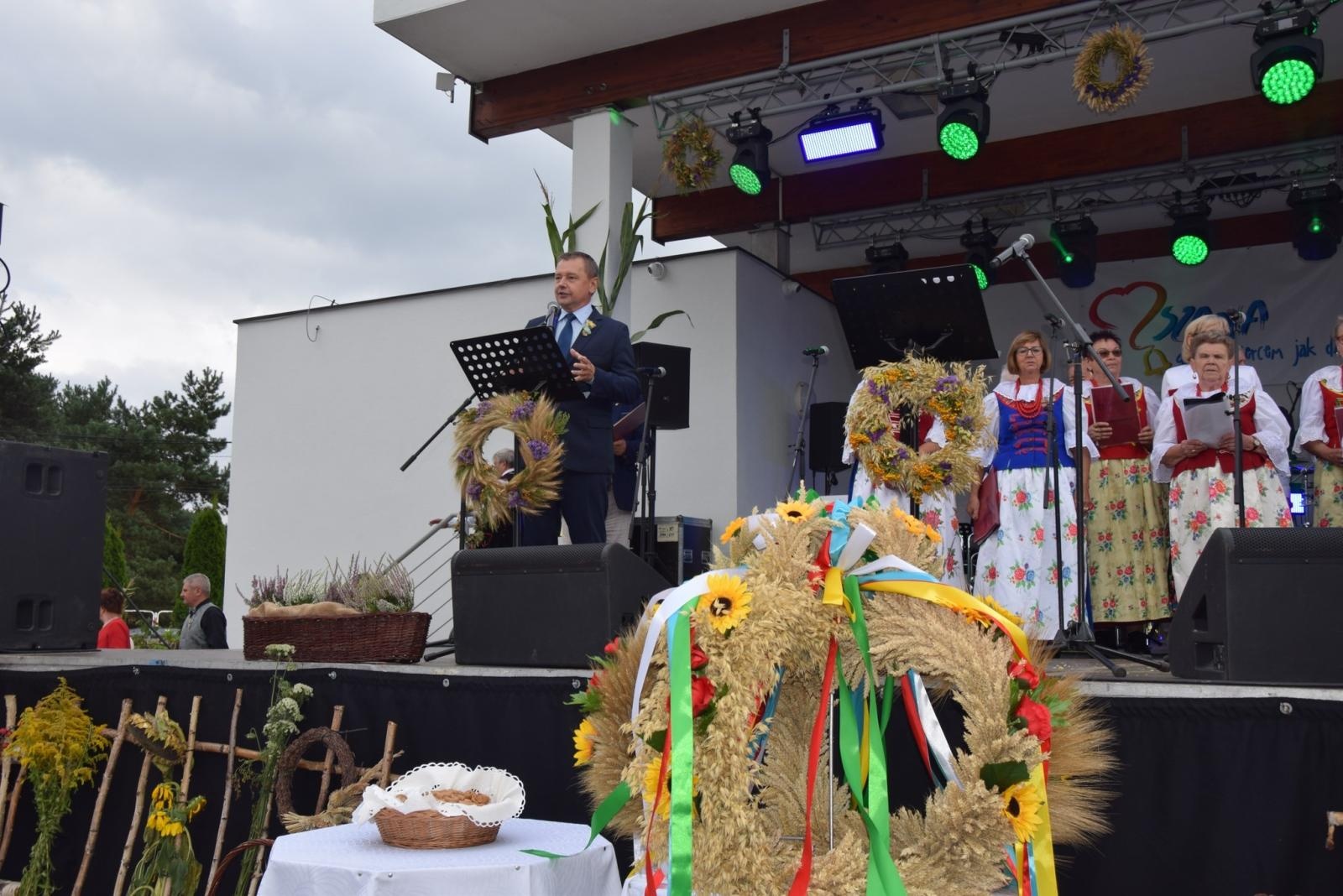 Zdjęcie w galerii na portalu naszwodzislaw.com: Boże z Twoich rąk żyjemy. Dożynki w Połomi [FOTO] wiadomości z regionu