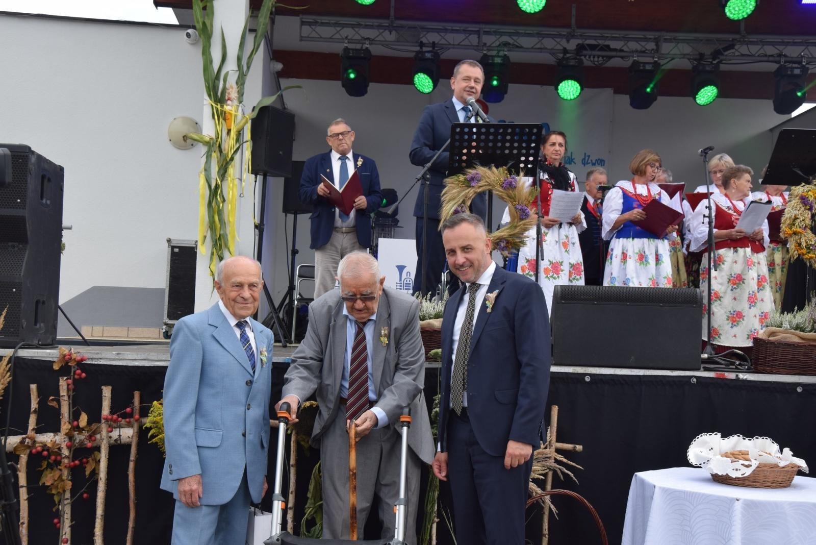 Zdjęcie w galerii na portalu naszwodzislaw.com: Boże z Twoich rąk żyjemy. Dożynki w Połomi [FOTO] wiadomości z regionu