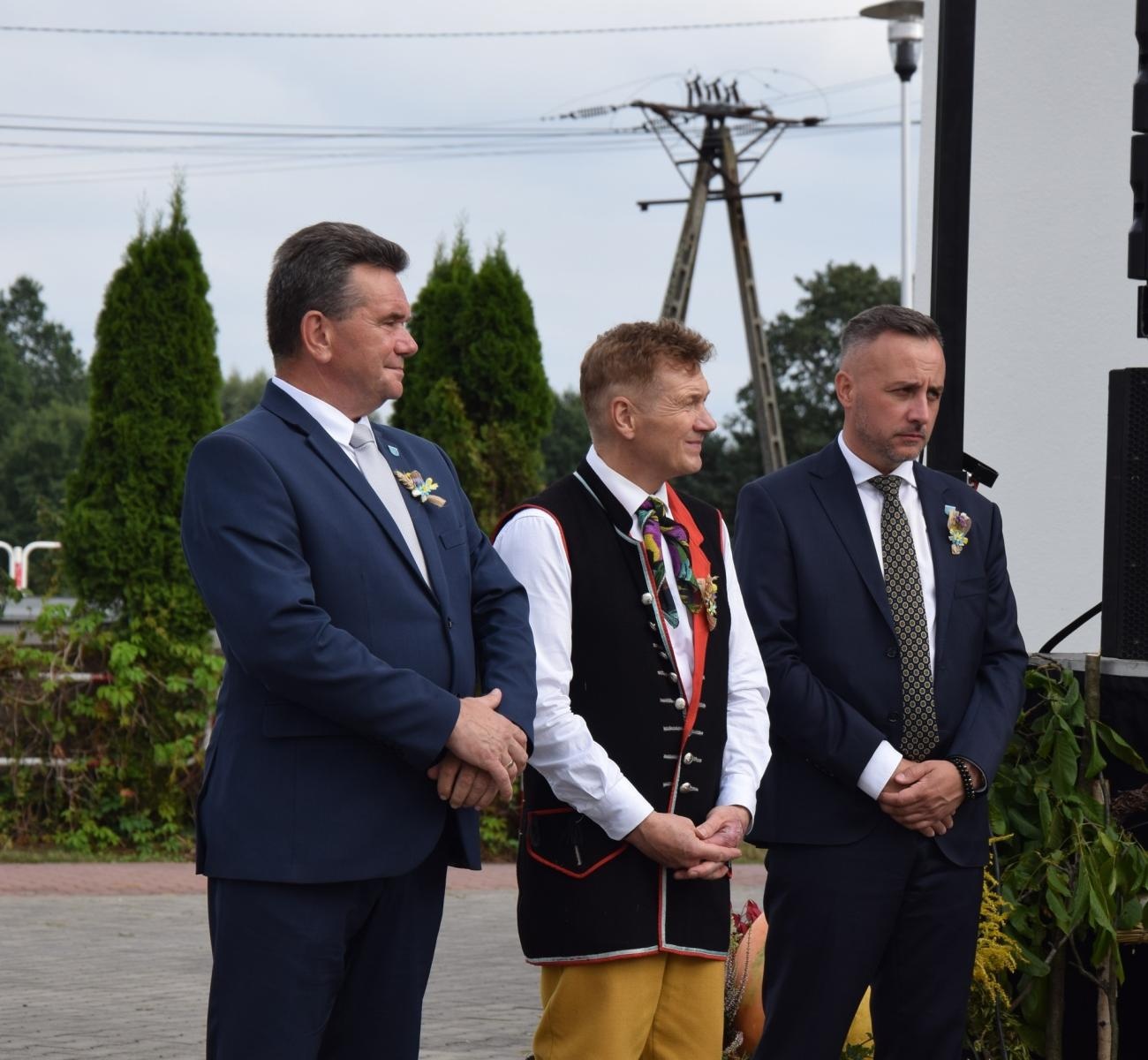 Zdjęcie w galerii na portalu naszwodzislaw.com: Boże z Twoich rąk żyjemy. Dożynki w Połomi [FOTO] wiadomości z regionu