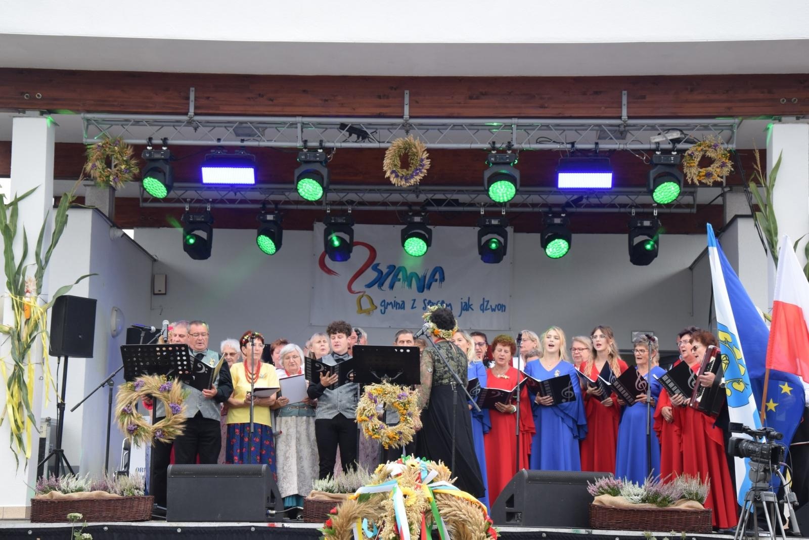 Zdjęcie w galerii na portalu naszwodzislaw.com: Boże z Twoich rąk żyjemy. Dożynki w Połomi [FOTO] wiadomości z regionu