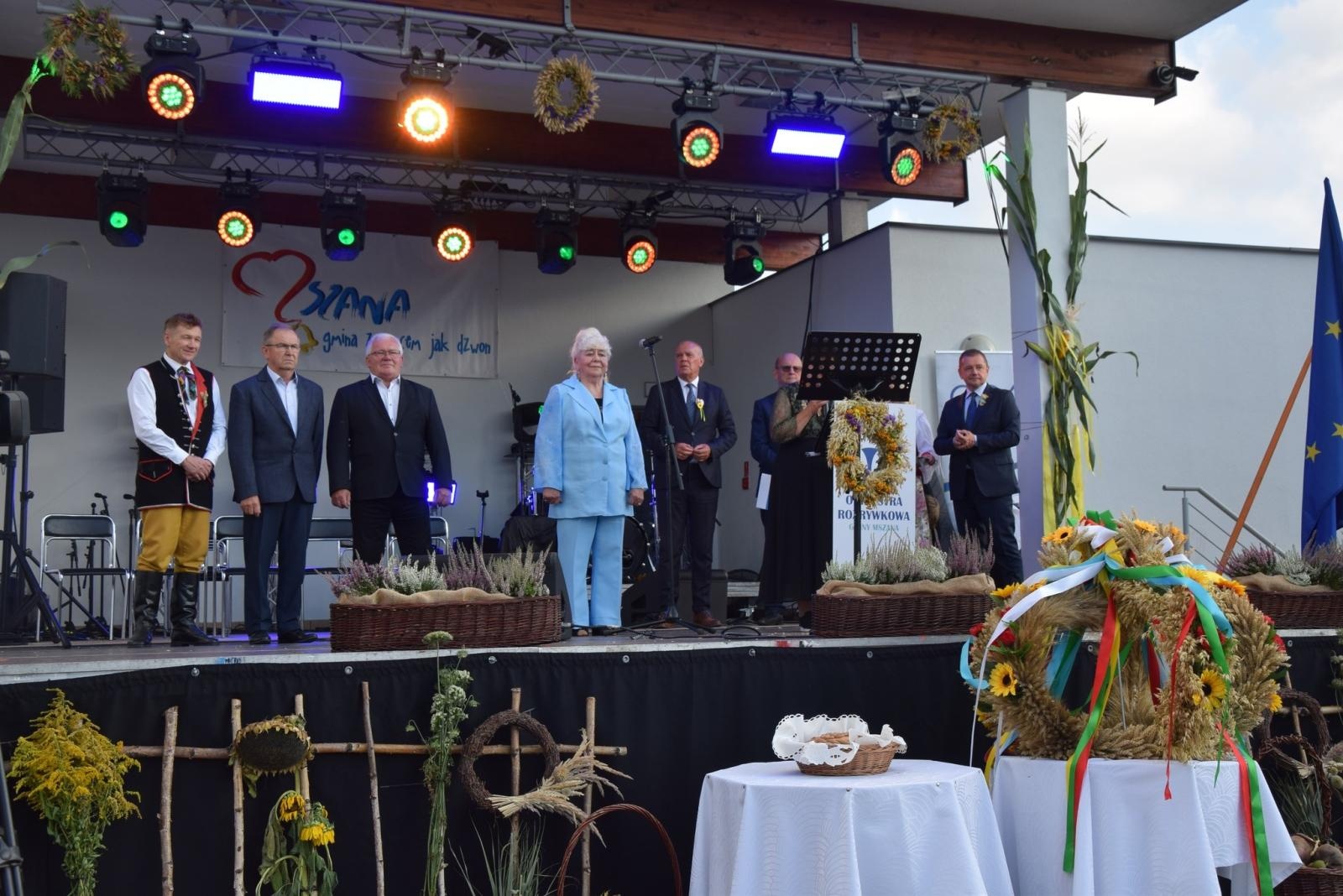 Zdjęcie w galerii na portalu naszwodzislaw.com: Boże z Twoich rąk żyjemy. Dożynki w Połomi [FOTO] wiadomości z regionu