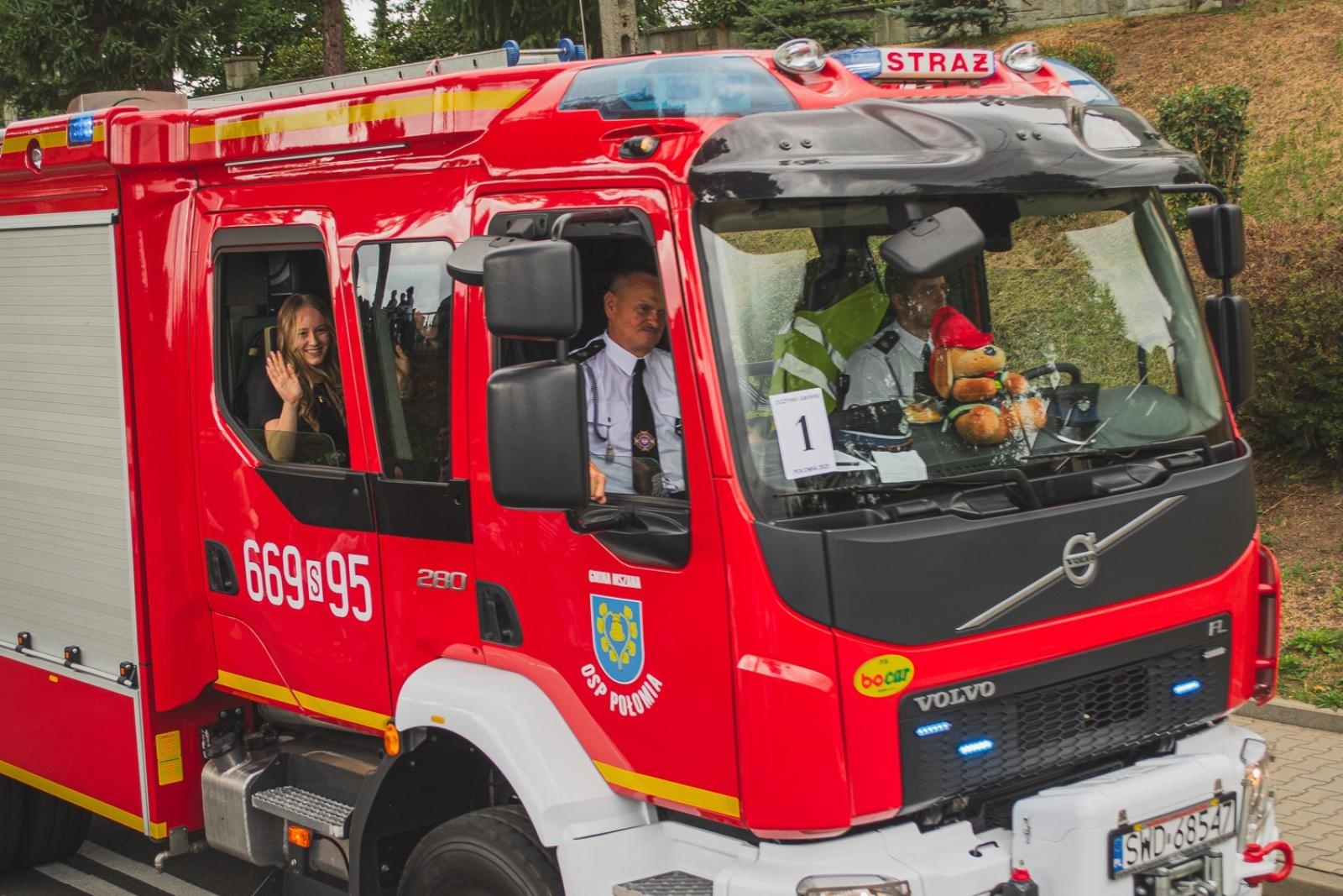 Zdjęcie w galerii na portalu naszwodzislaw.com: Boże z Twoich rąk żyjemy. Dożynki w Połomi [FOTO] wiadomości z regionu