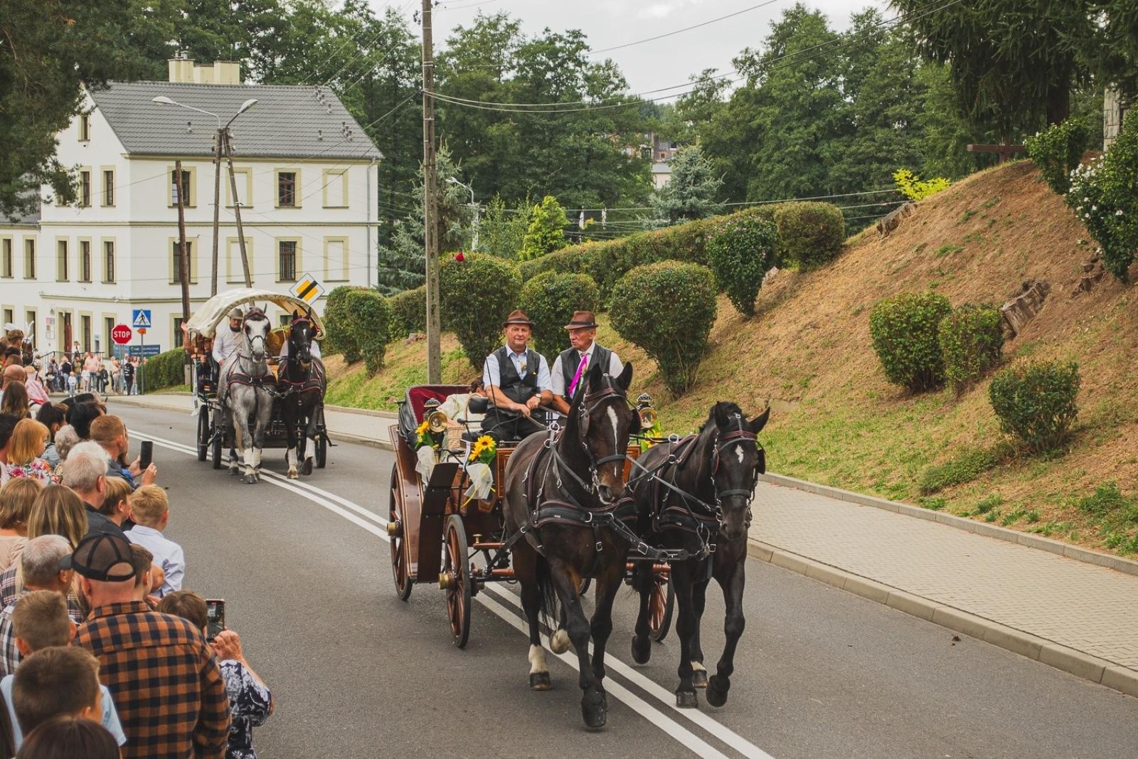 Zdjęcie w galerii na portalu naszwodzislaw.com: Boże z Twoich rąk żyjemy. Dożynki w Połomi [FOTO] wiadomości z regionu