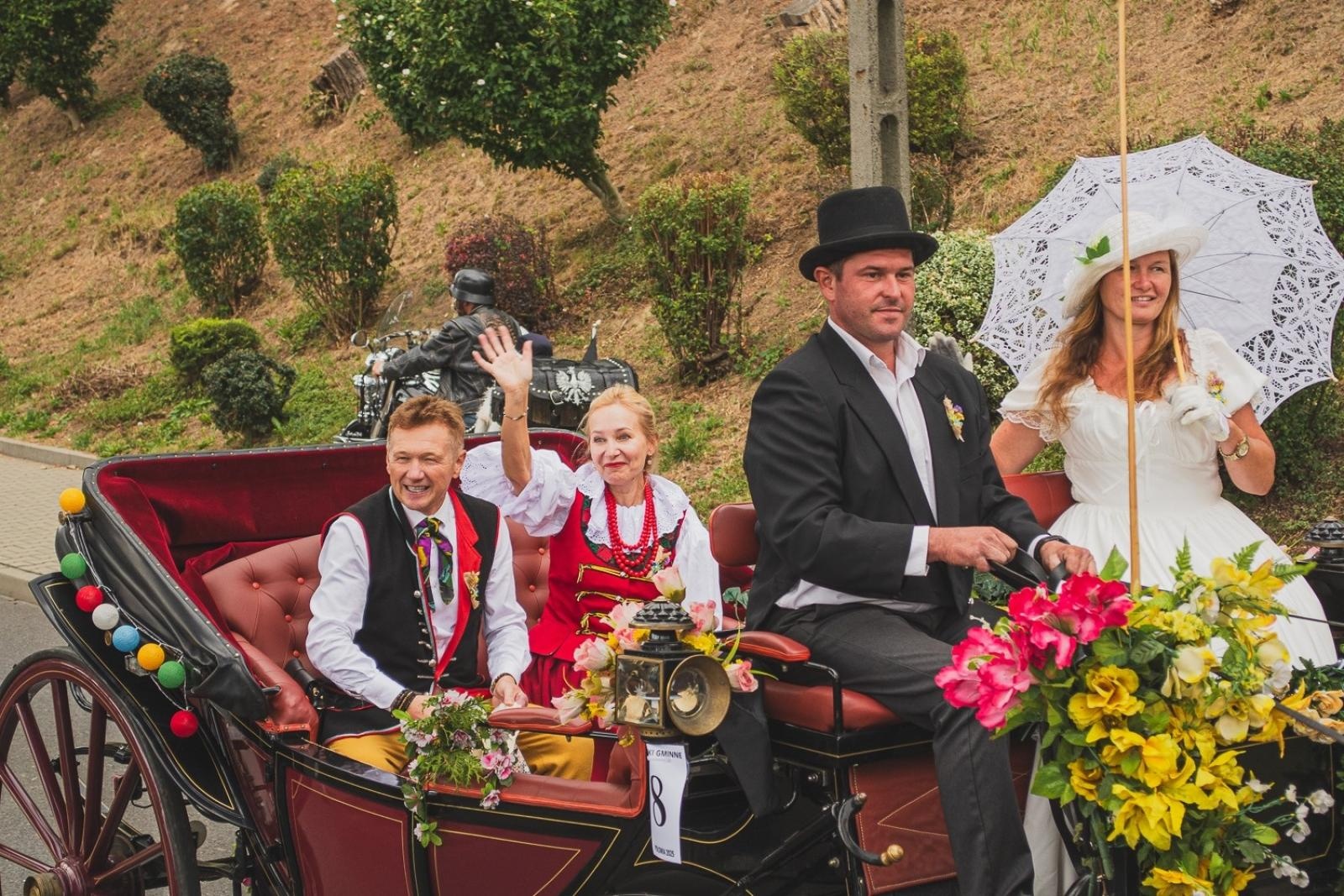 Zdjęcie w galerii na portalu naszwodzislaw.com: Boże z Twoich rąk żyjemy. Dożynki w Połomi [FOTO] wiadomości z regionu