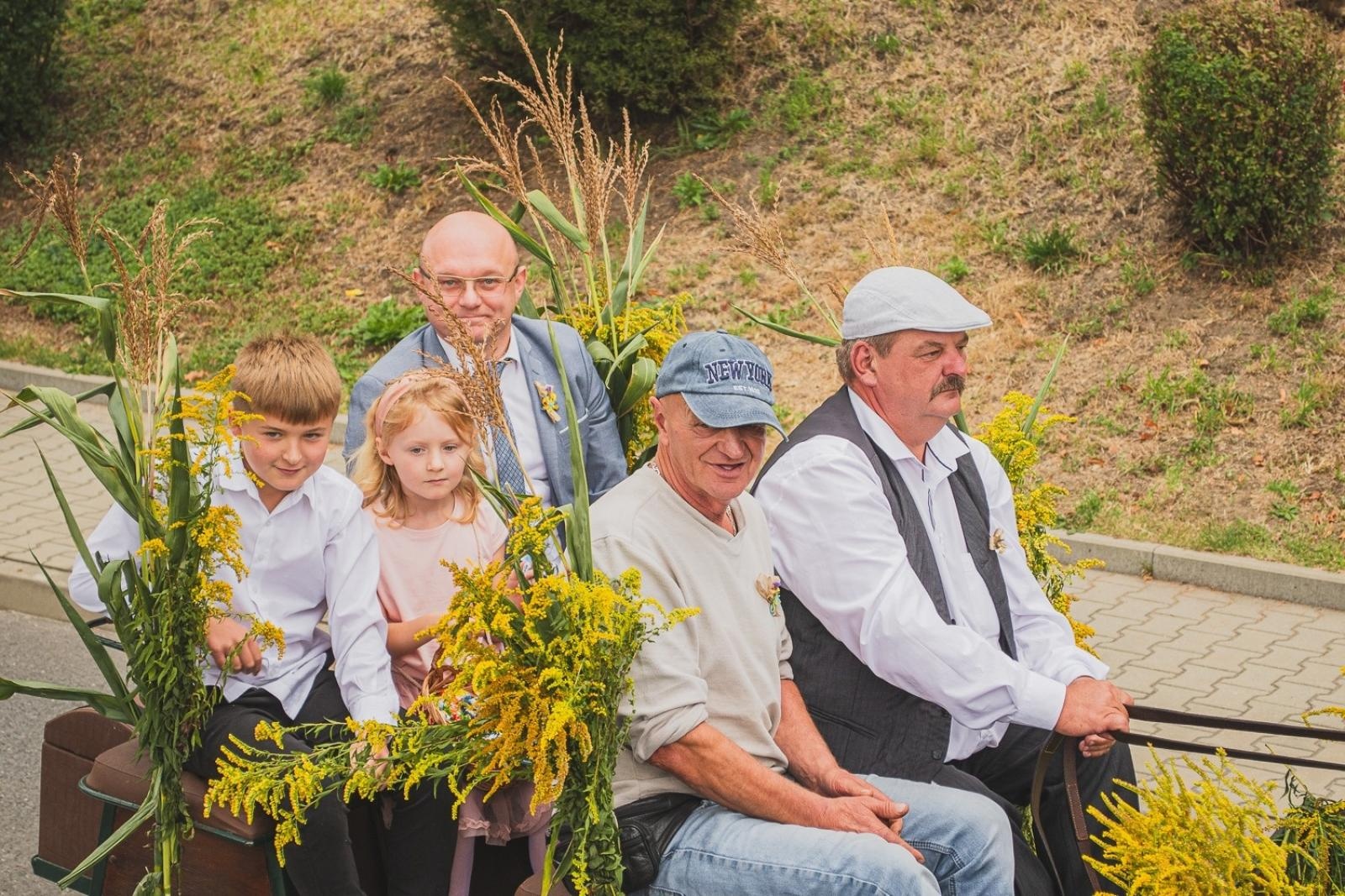 Zdjęcie w galerii na portalu naszwodzislaw.com: Boże z Twoich rąk żyjemy. Dożynki w Połomi [FOTO] wiadomości z regionu