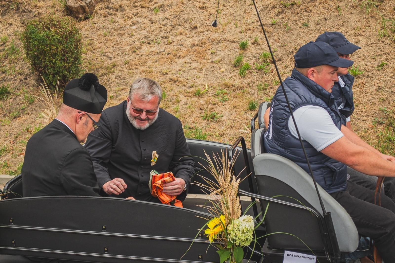 Zdjęcie w galerii na portalu naszwodzislaw.com: Boże z Twoich rąk żyjemy. Dożynki w Połomi [FOTO] wiadomości z regionu
