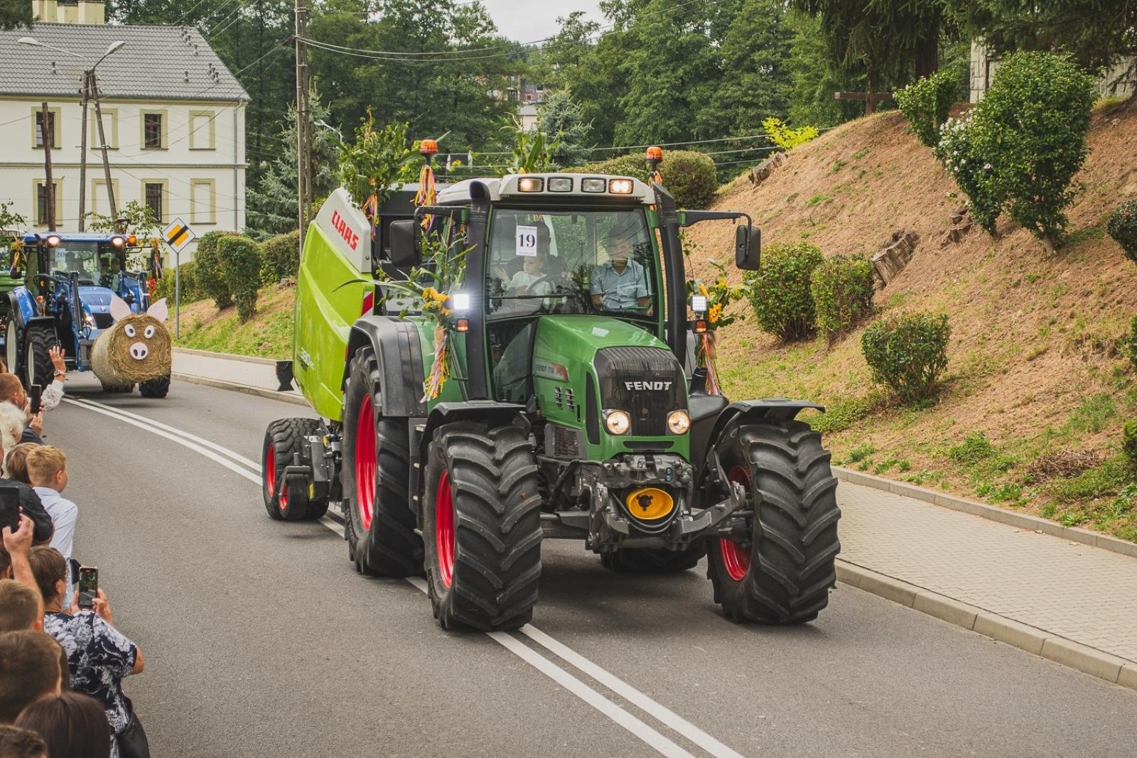 Zdjęcie w galerii na portalu naszwodzislaw.com: Boże z Twoich rąk żyjemy. Dożynki w Połomi [FOTO] wiadomości z regionu