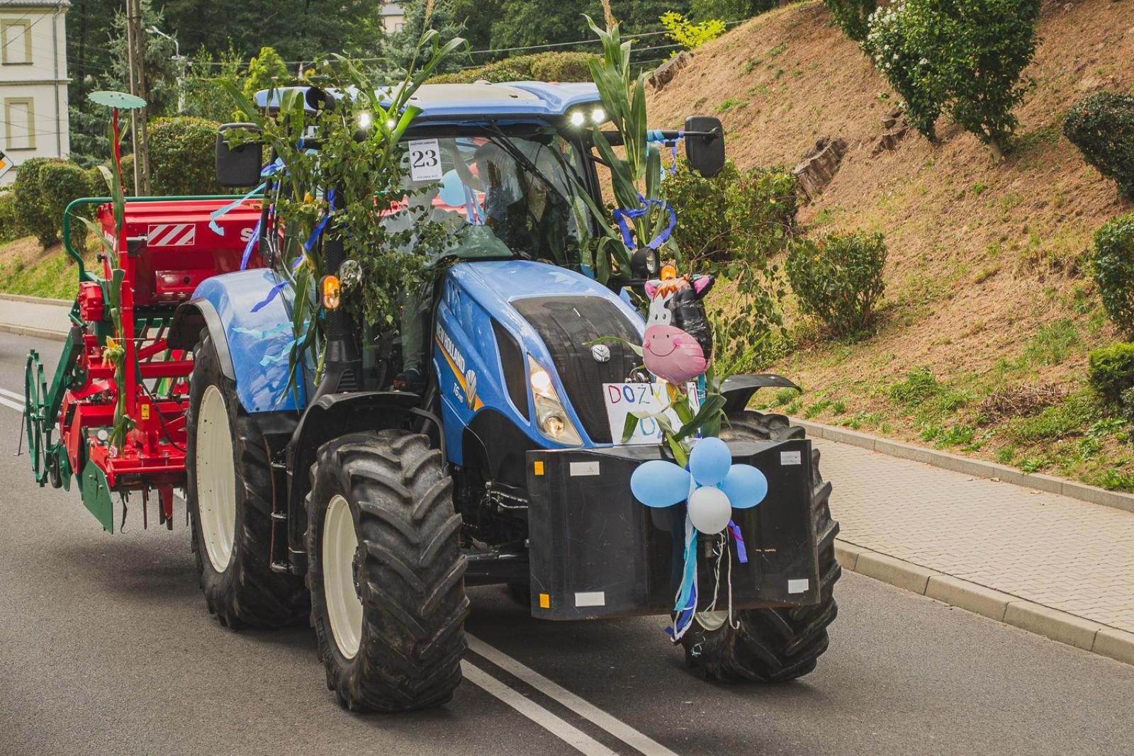 Zdjęcie w galerii na portalu naszwodzislaw.com: Boże z Twoich rąk żyjemy. Dożynki w Połomi [FOTO] wiadomości z regionu