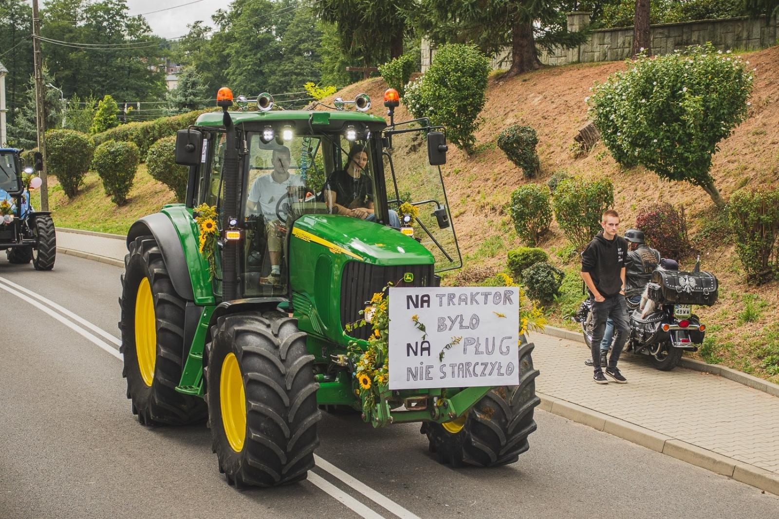 Zdjęcie w galerii na portalu naszwodzislaw.com: Boże z Twoich rąk żyjemy. Dożynki w Połomi [FOTO] wiadomości z regionu