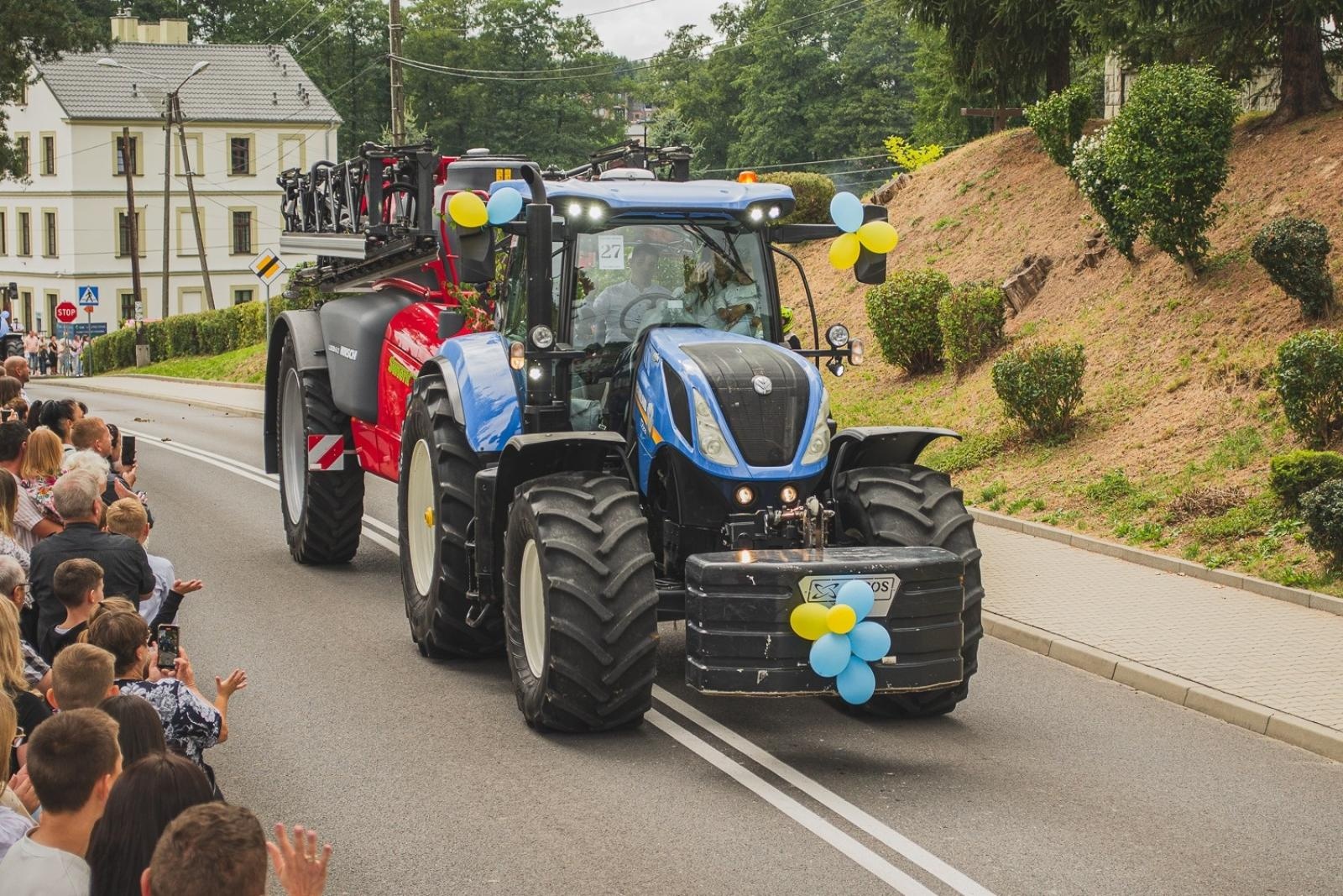 Zdjęcie w galerii na portalu naszwodzislaw.com: Boże z Twoich rąk żyjemy. Dożynki w Połomi [FOTO] wiadomości z regionu