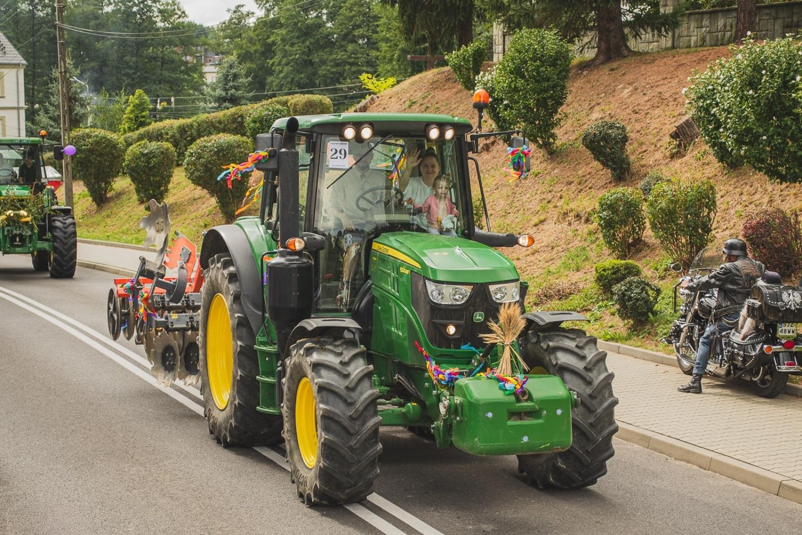 Zdjęcie w galerii na portalu naszwodzislaw.com: Boże z Twoich rąk żyjemy. Dożynki w Połomi [FOTO] wiadomości z regionu