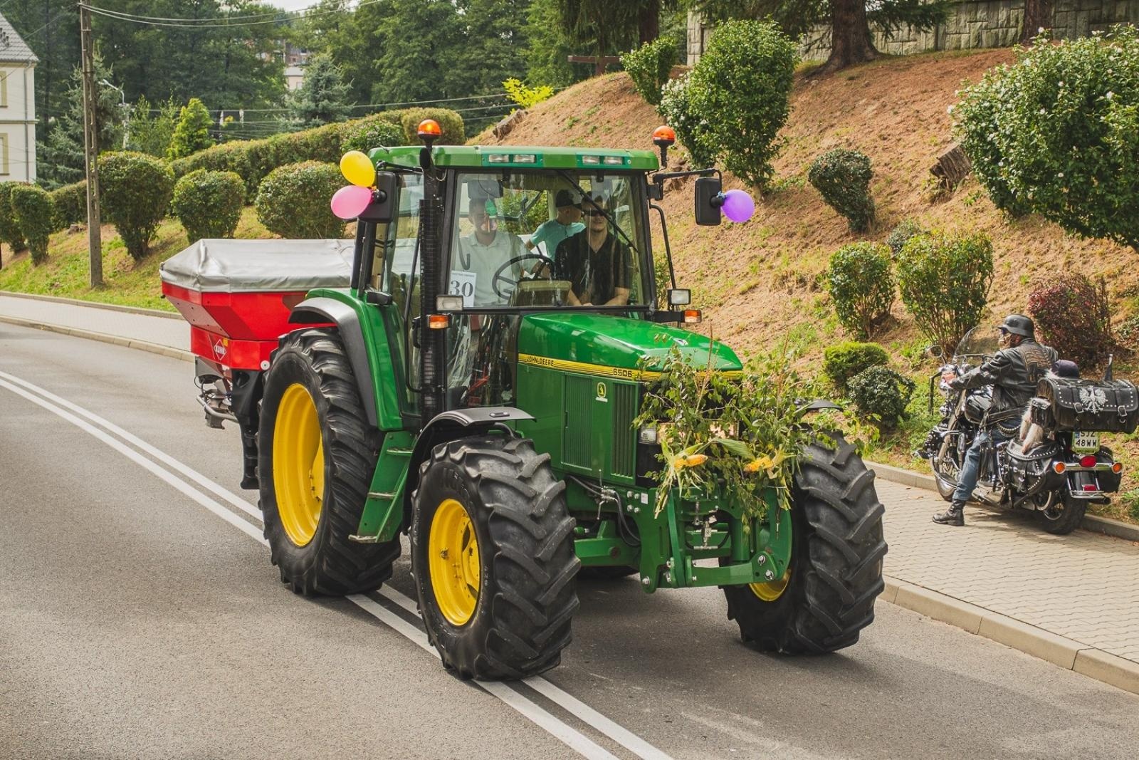 Zdjęcie w galerii na portalu naszwodzislaw.com: Boże z Twoich rąk żyjemy. Dożynki w Połomi [FOTO] wiadomości z regionu