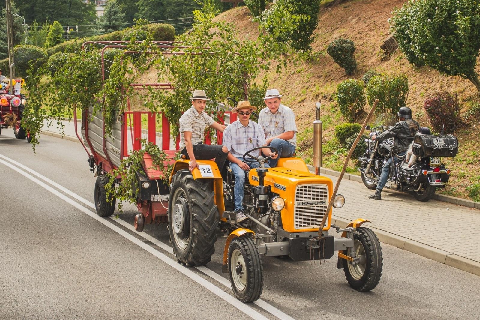 Zdjęcie w galerii na portalu naszwodzislaw.com: Boże z Twoich rąk żyjemy. Dożynki w Połomi [FOTO] wiadomości z regionu